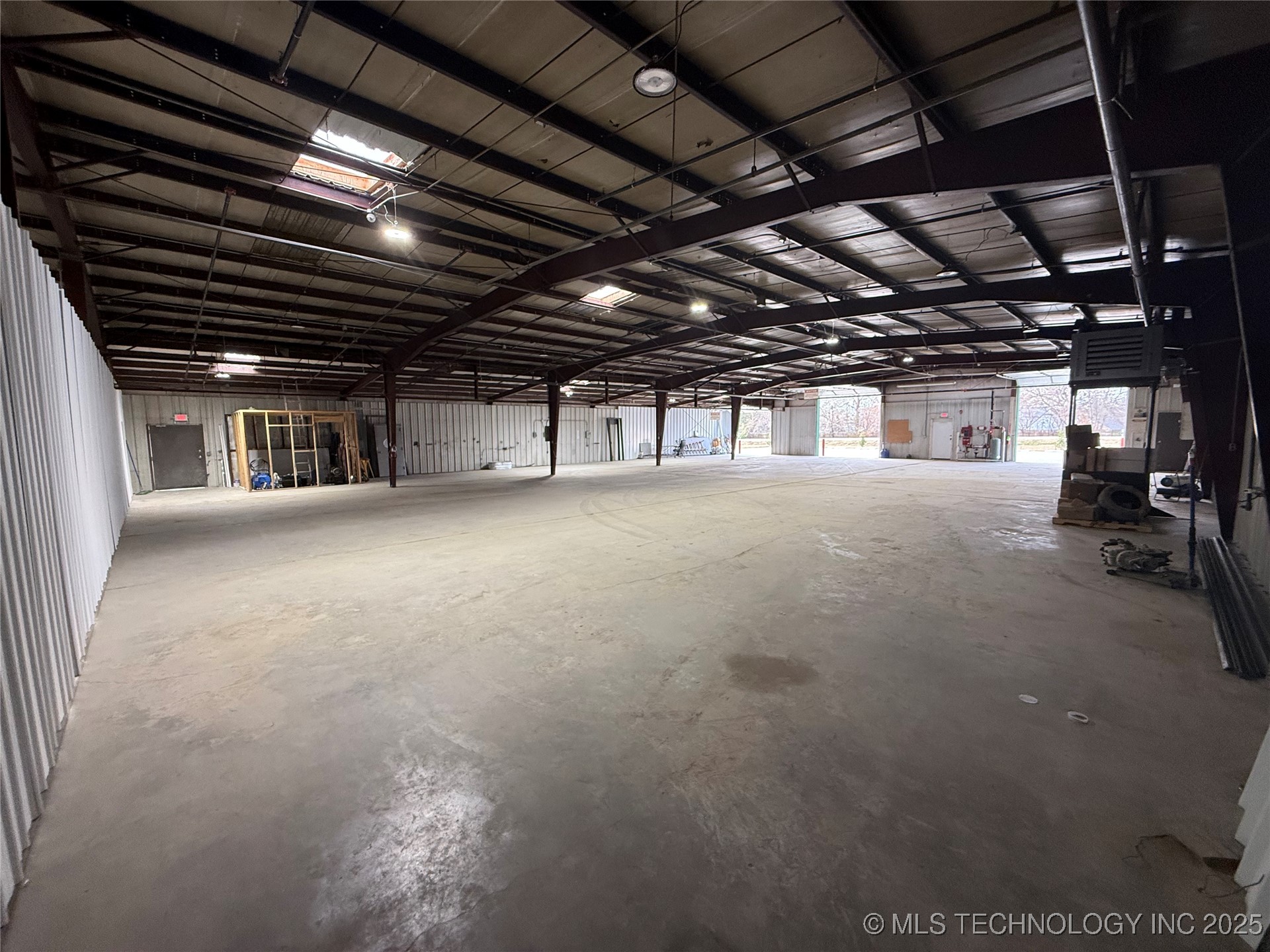 19901 E Highway 51 Highway A1 Property Photo 4