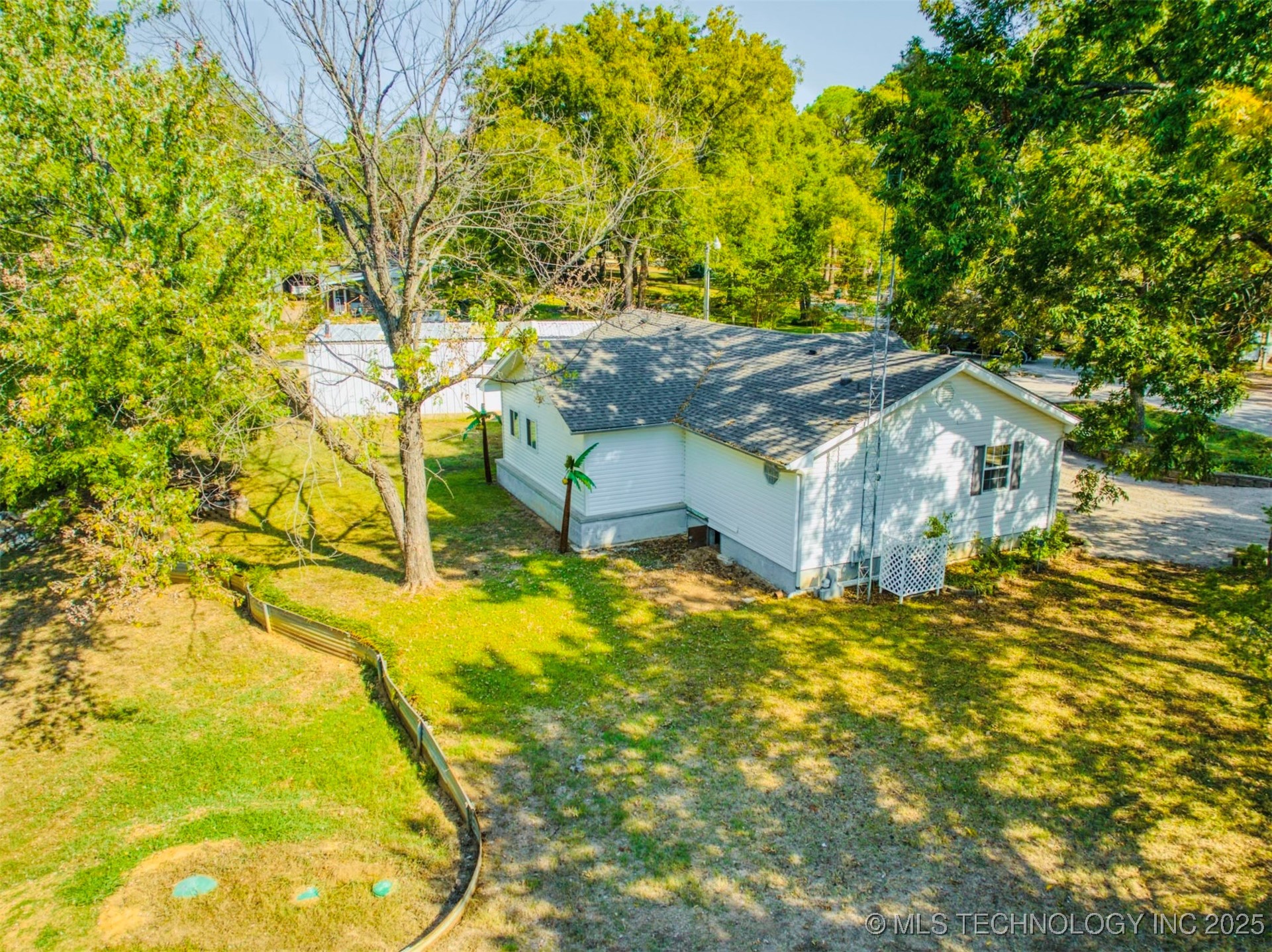 7345 D Property Photo 9