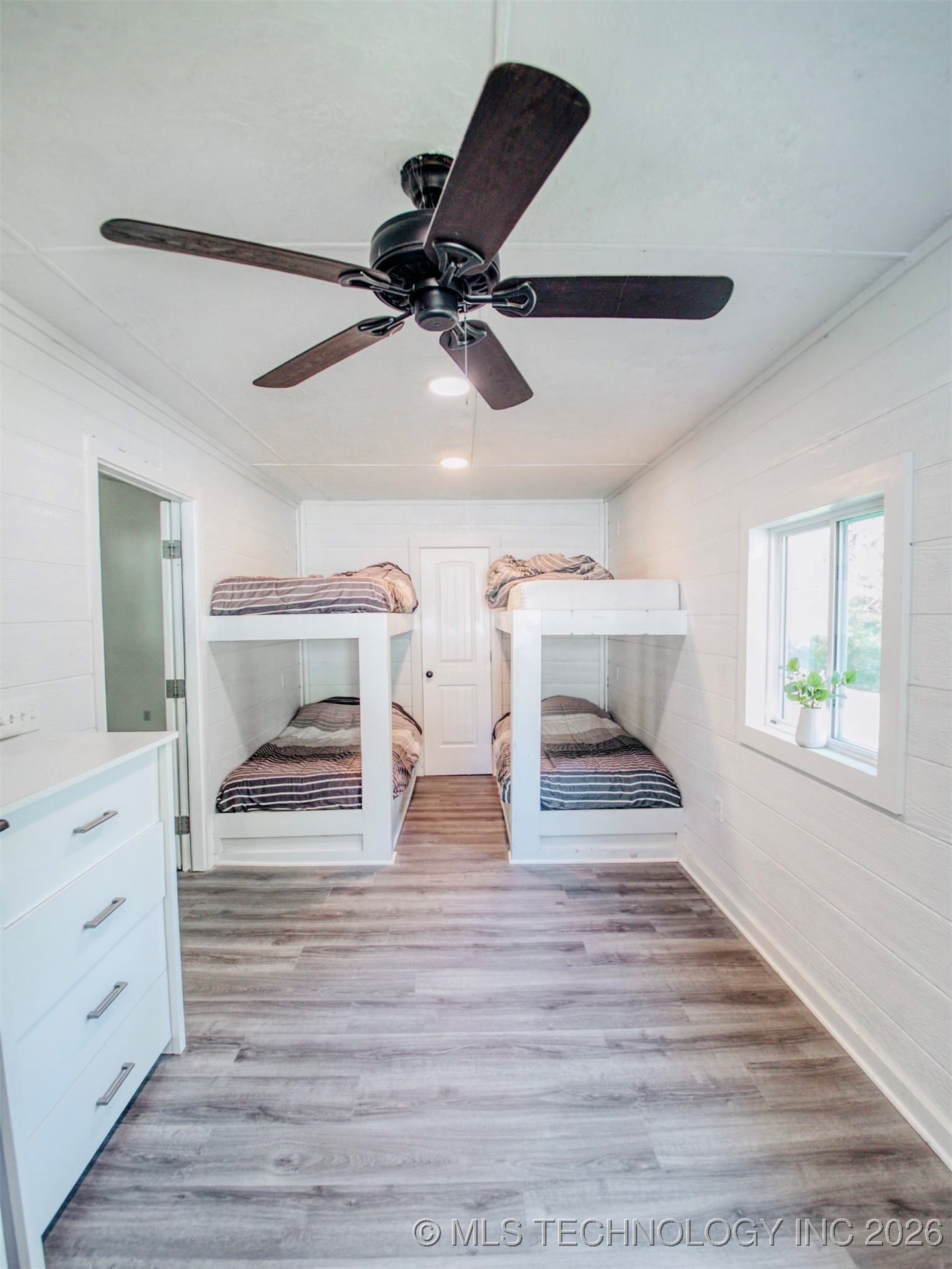 7345 D Property Photo 44