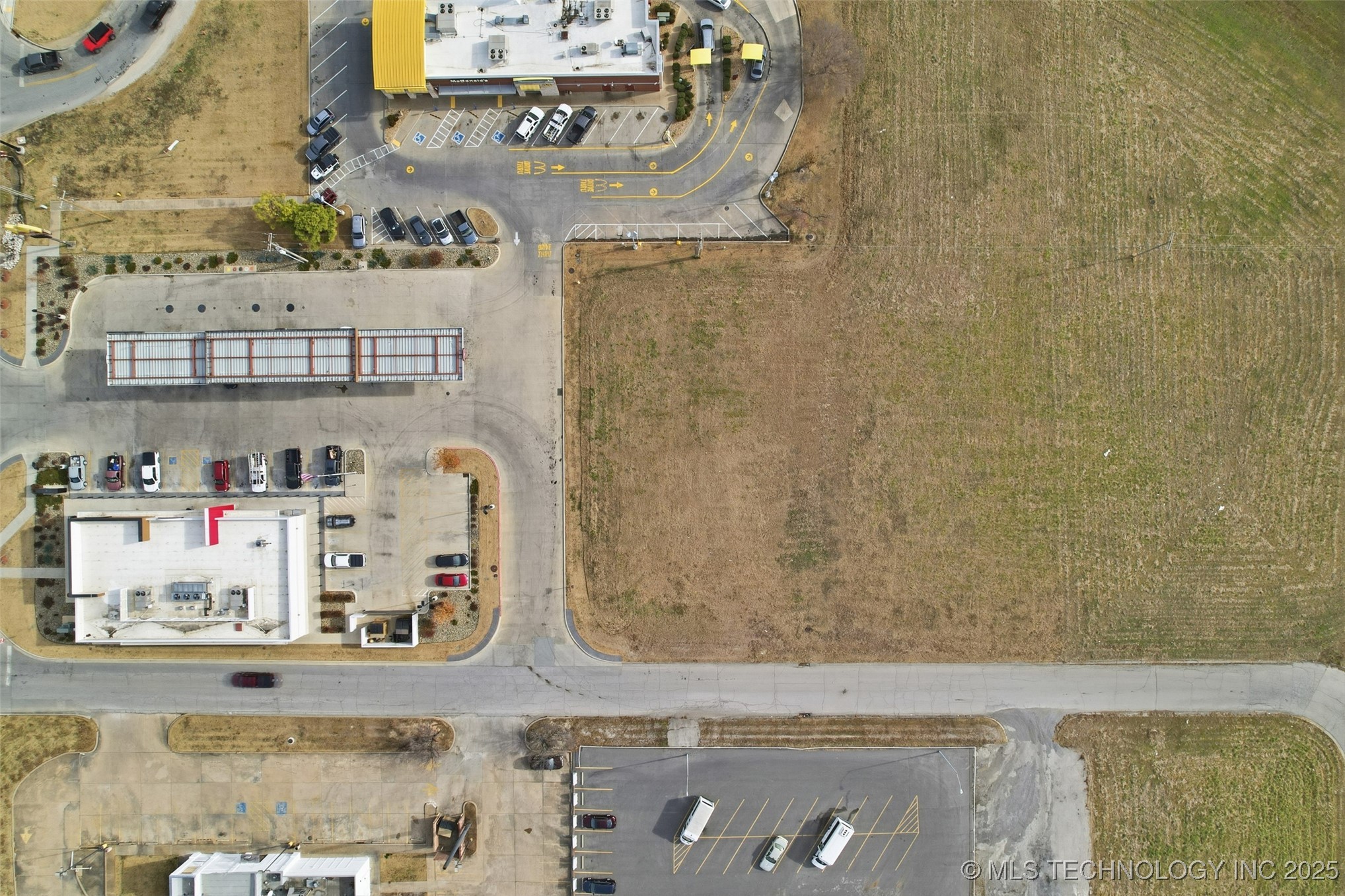 213 S Dogwood Street Property Photo 8