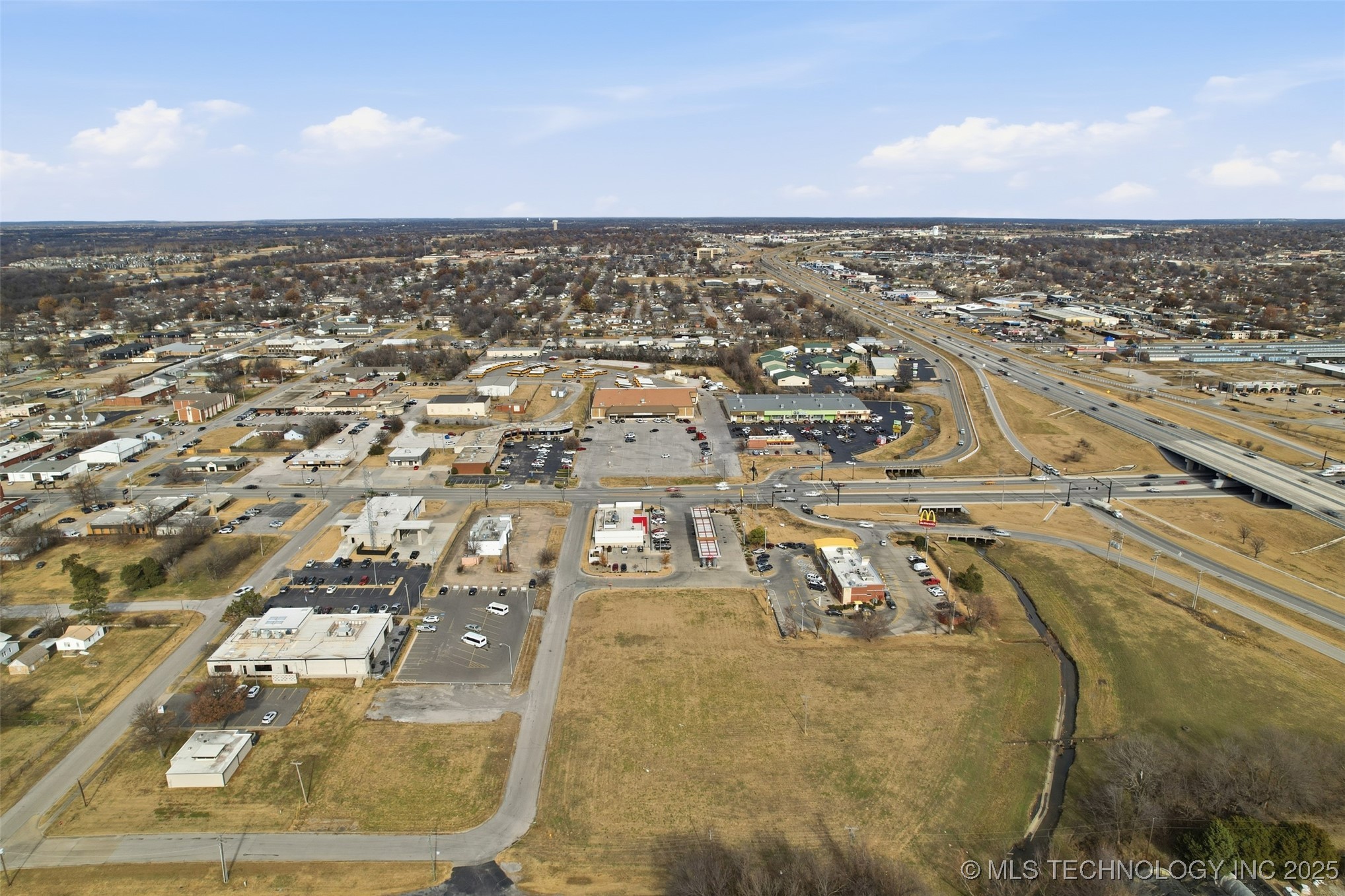 213 S Dogwood Street Property Photo 18