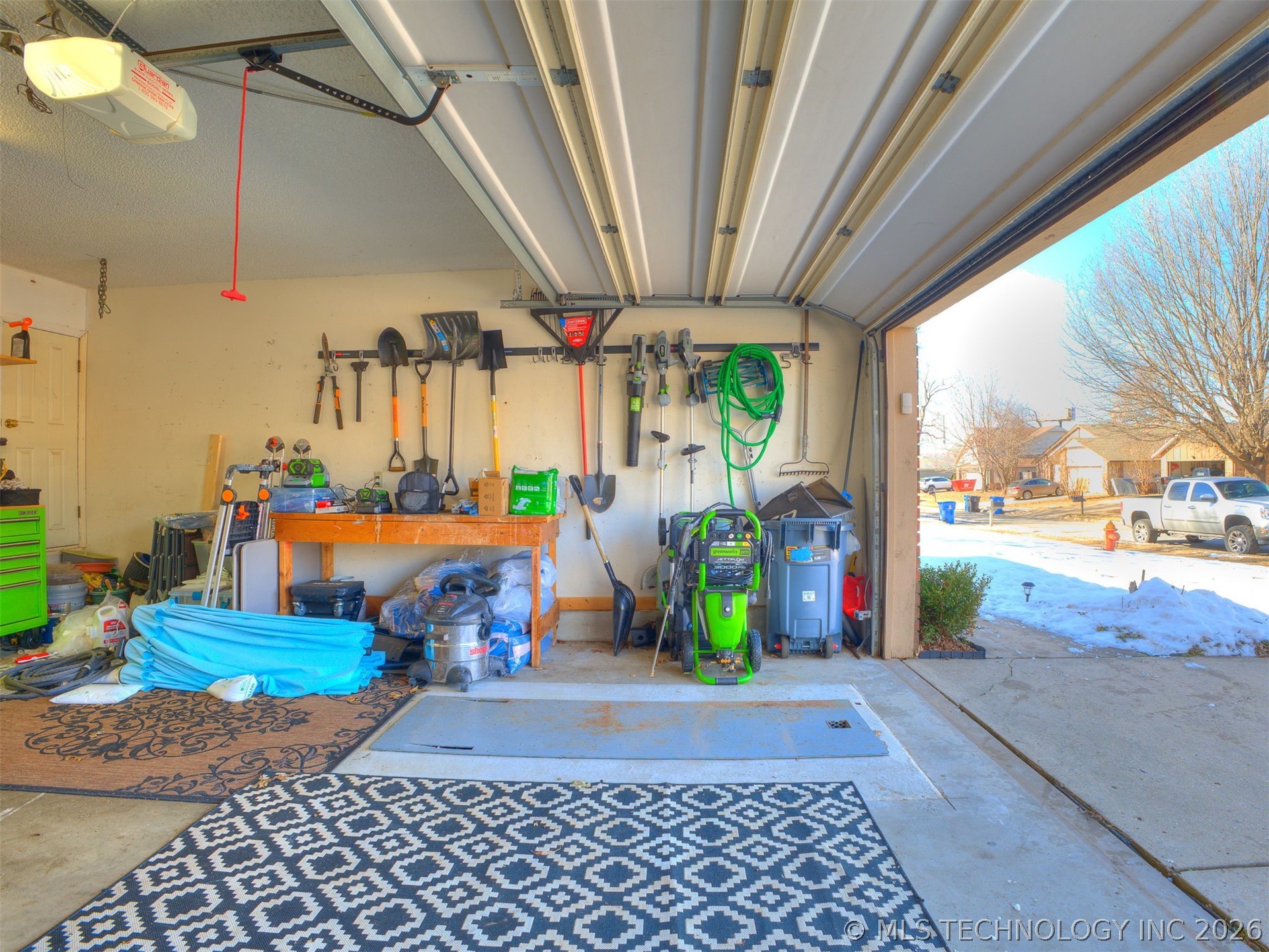 433 W Quanah Street N Property Photo 4