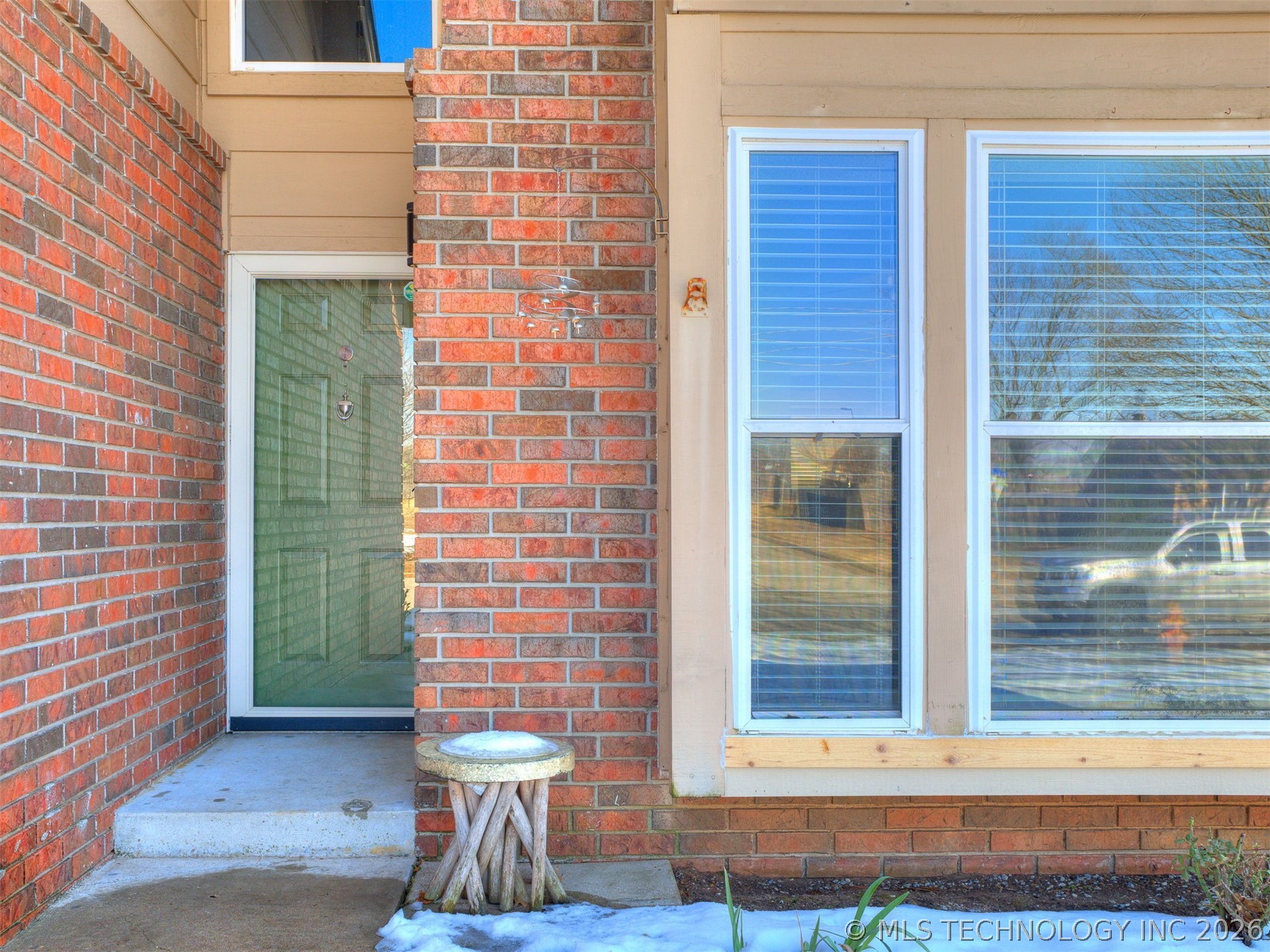 433 W Quanah Street N Property Photo 5