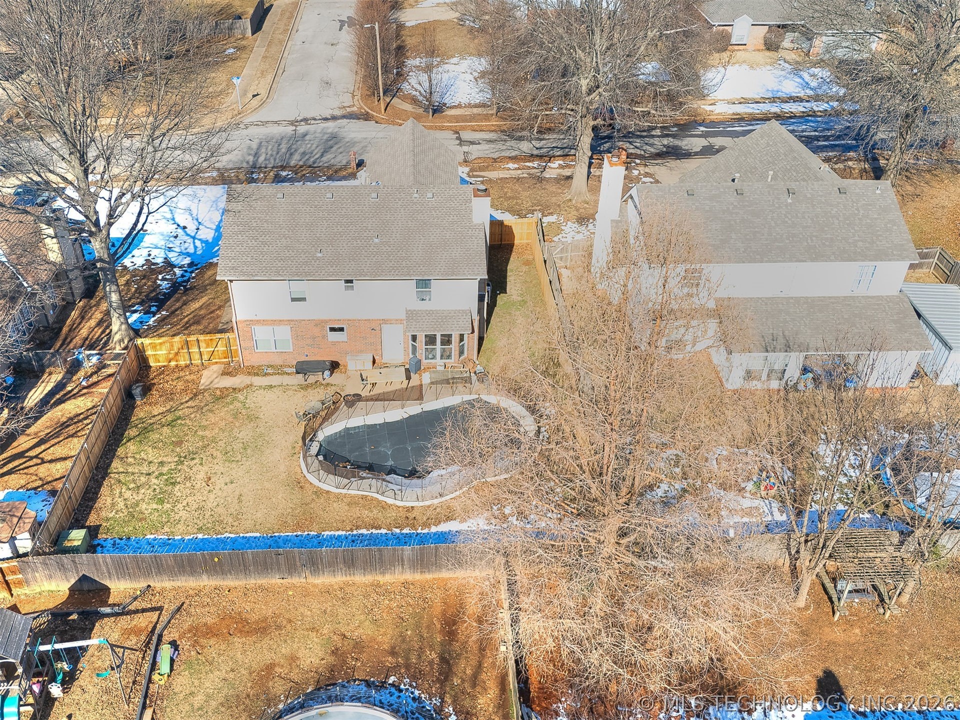 433 W Quanah Street N Property Photo 8