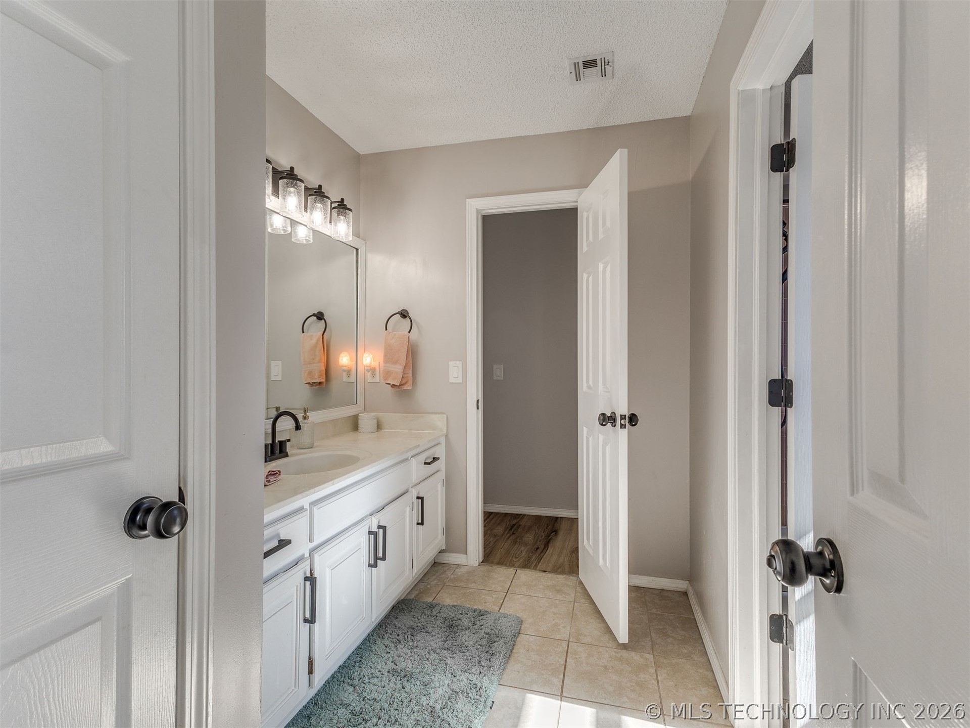 433 W Quanah Street N Property Photo 32