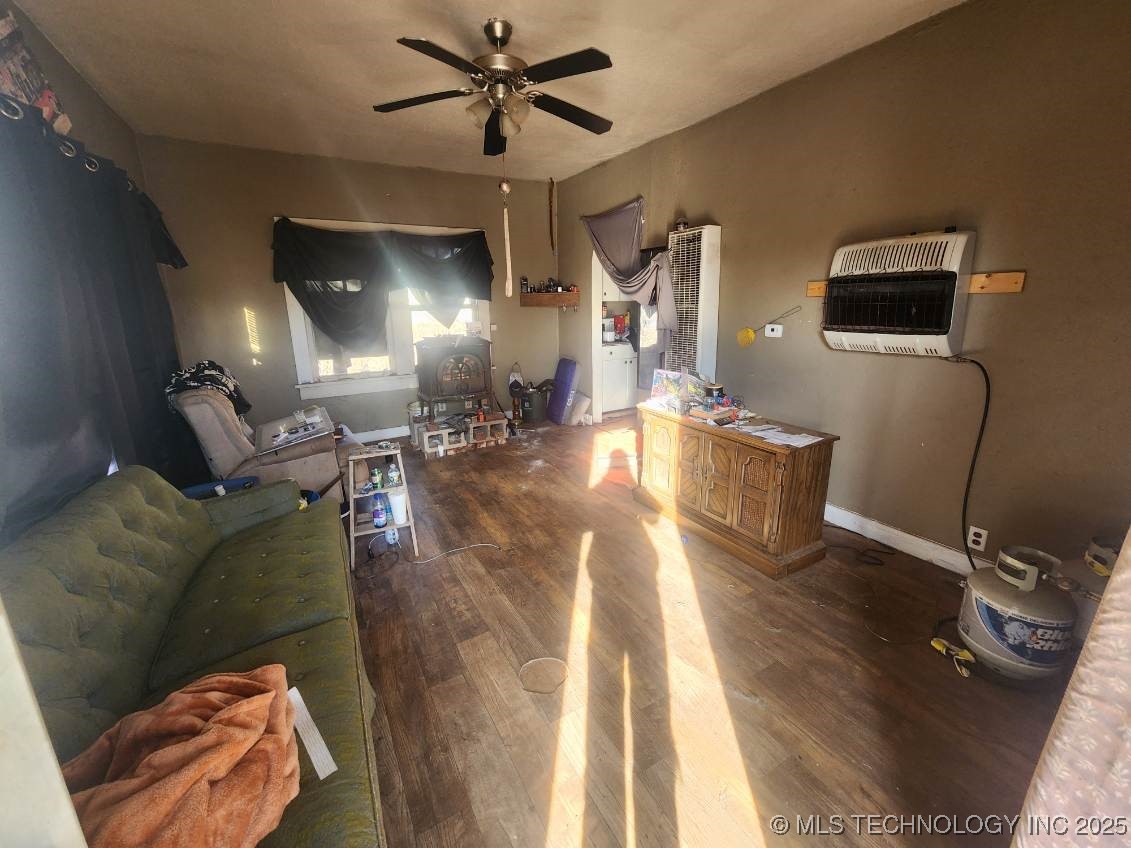 422 S Kansas Avenue Property Photo 2