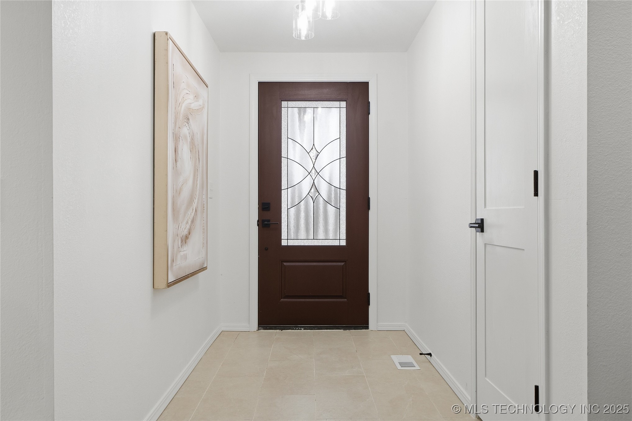 6933 N Martin Ridge Road Property Photo 3