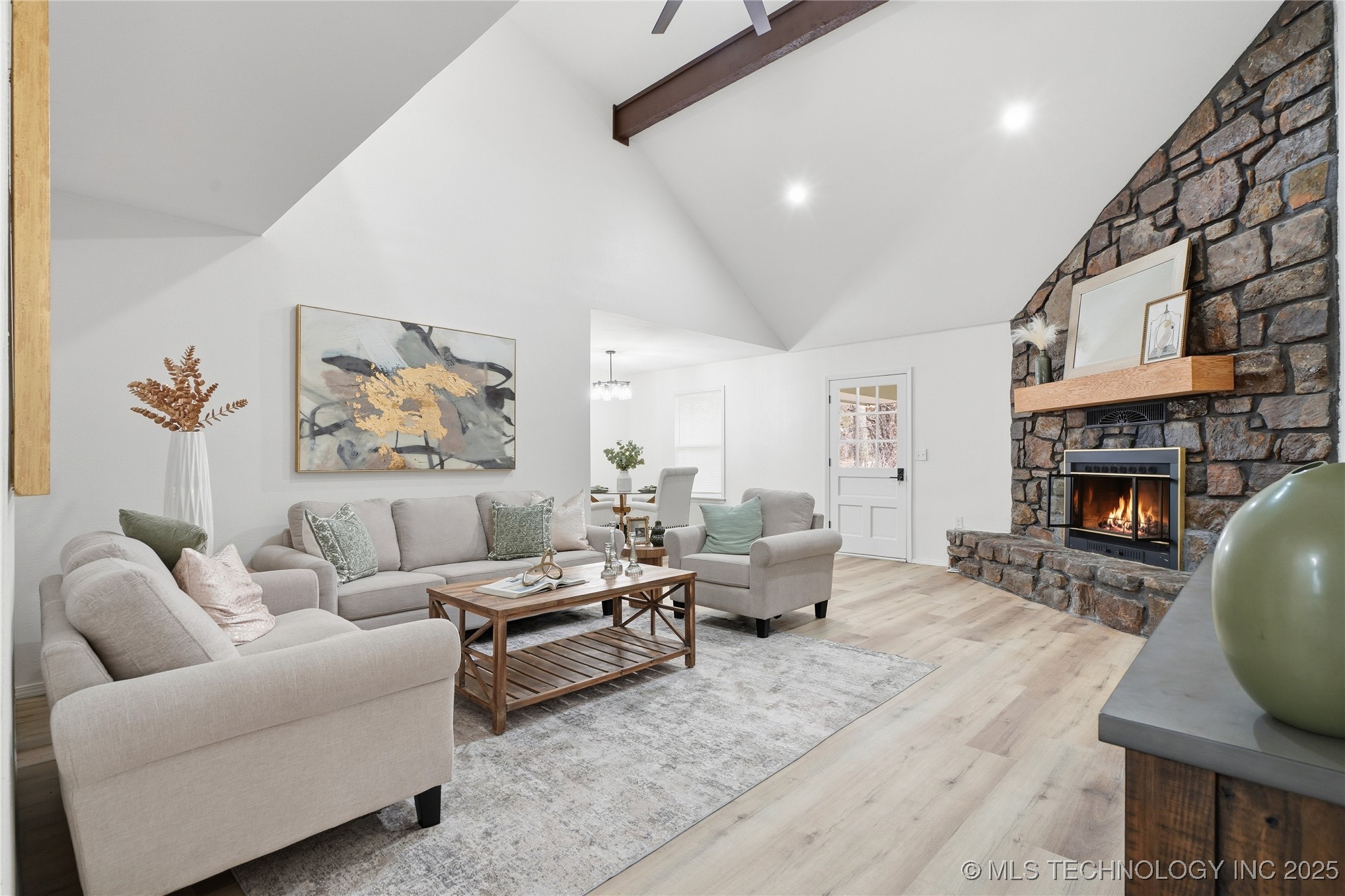 6933 N Martin Ridge Road Property Photo 4