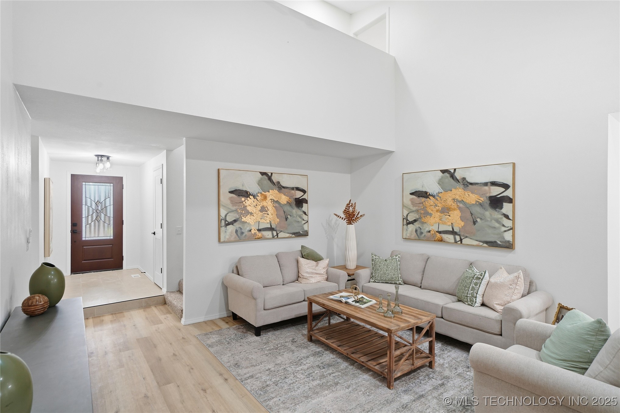 6933 N Martin Ridge Road Property Photo 7