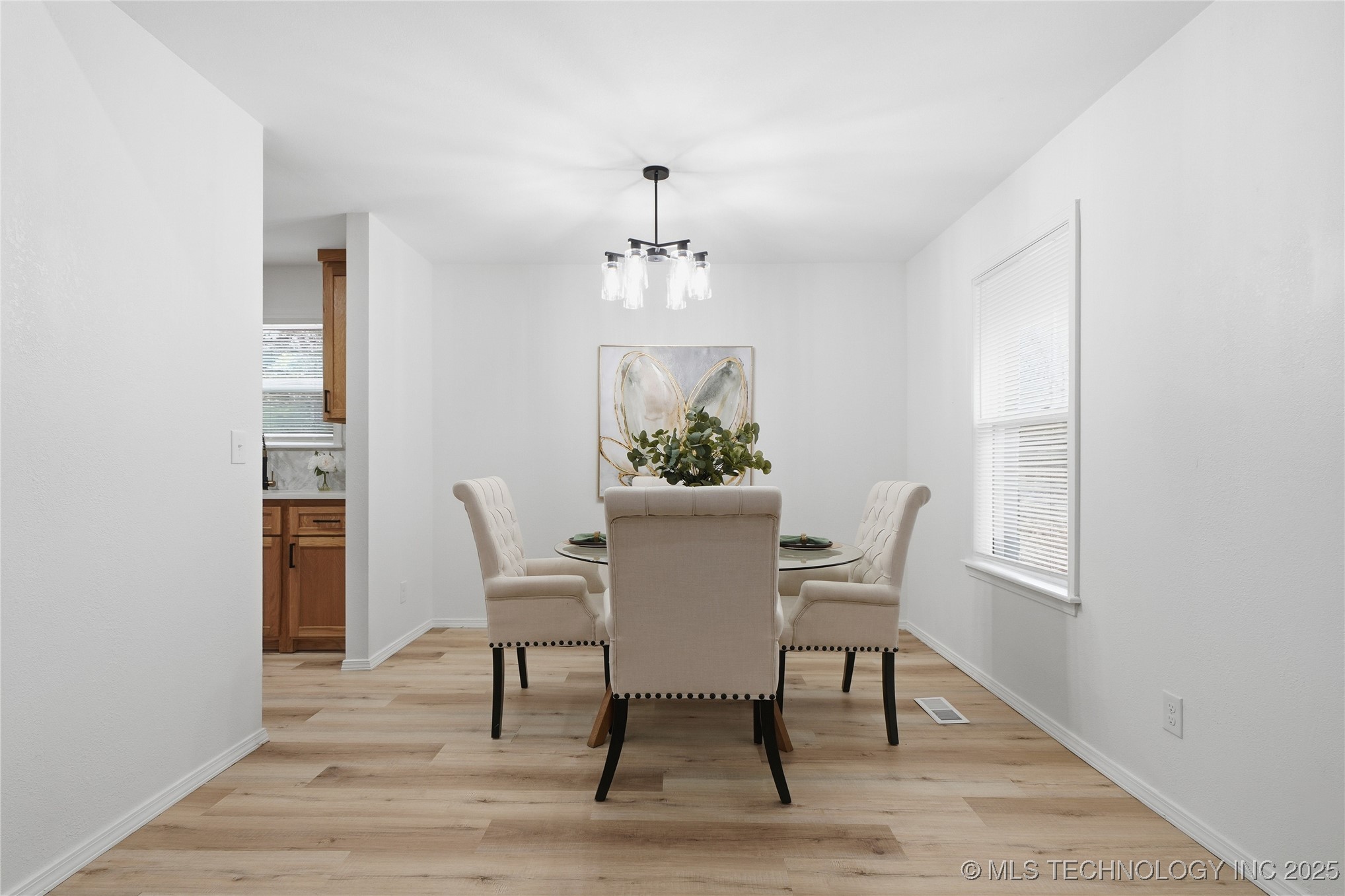 6933 N Martin Ridge Road Property Photo 9