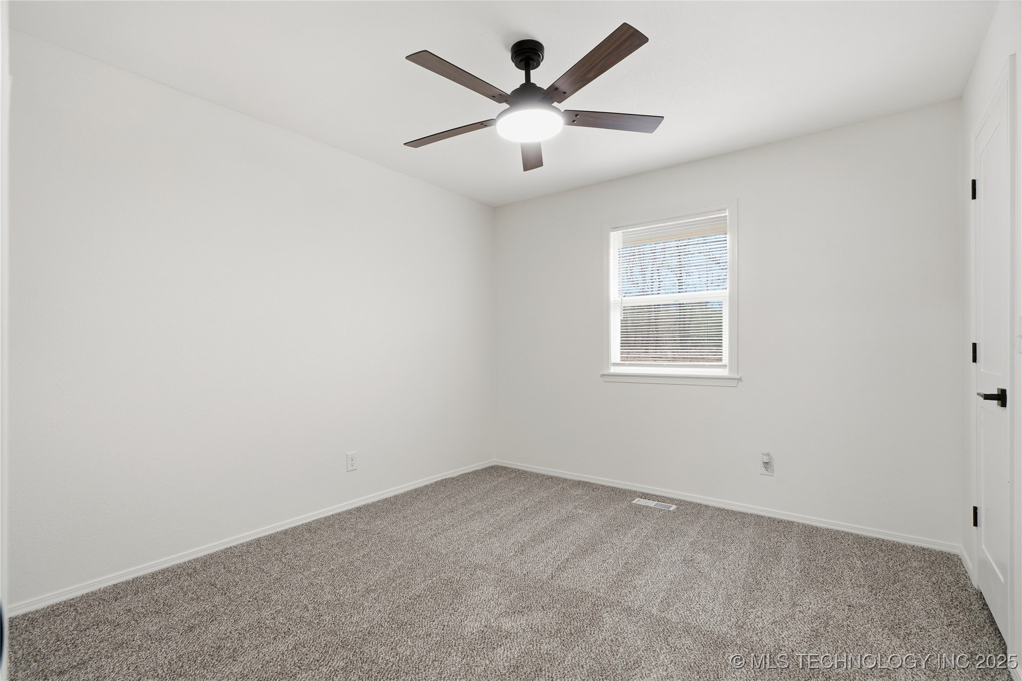 6933 N Martin Ridge Road Property Photo 29