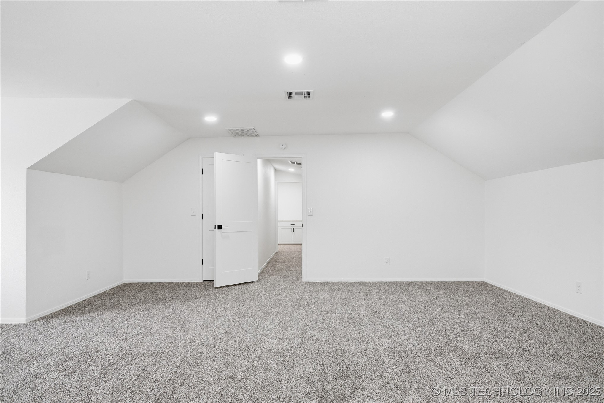 6933 N Martin Ridge Road Property Photo 34