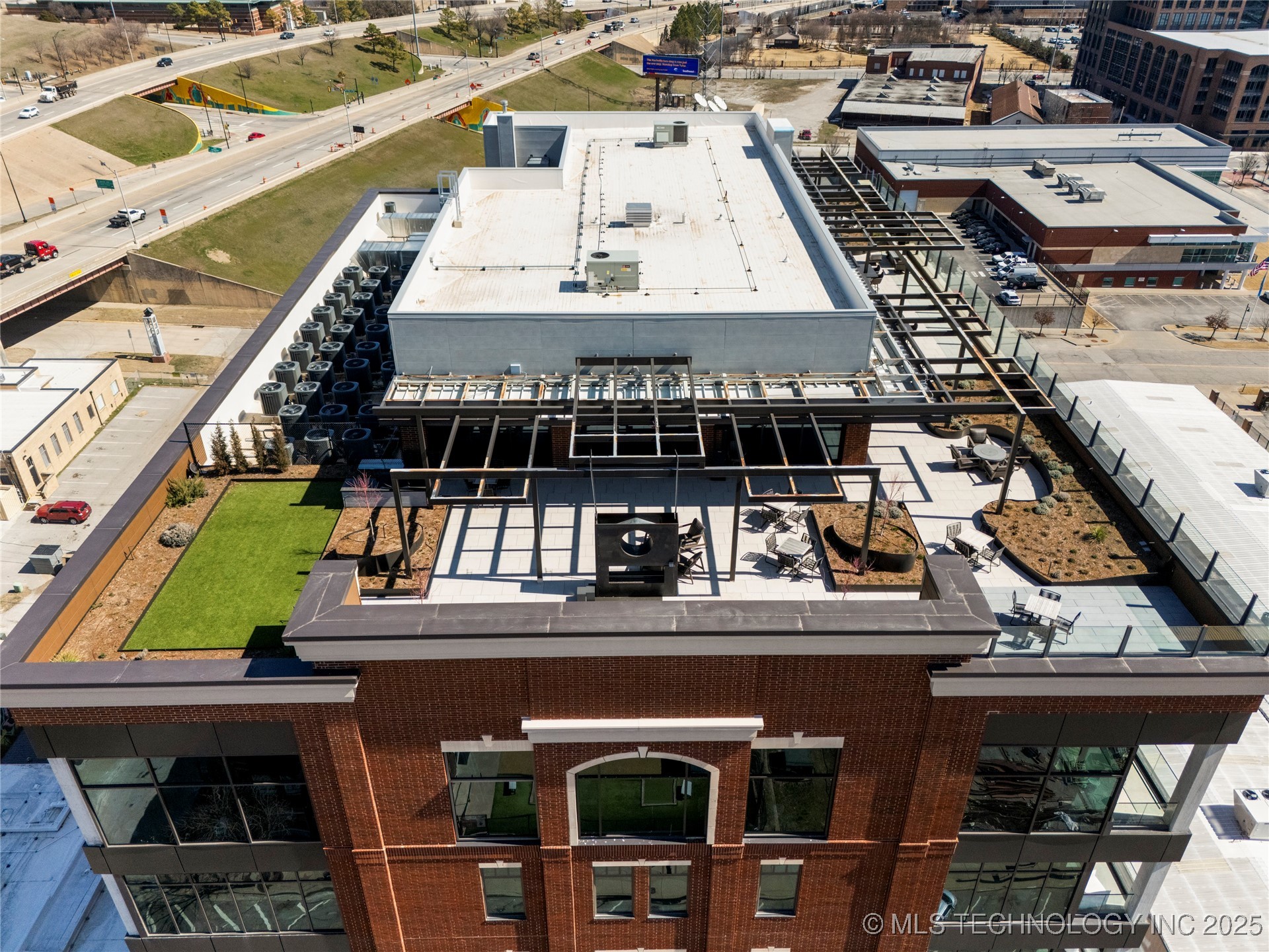 405 N Main Street 7e Property Photo 3