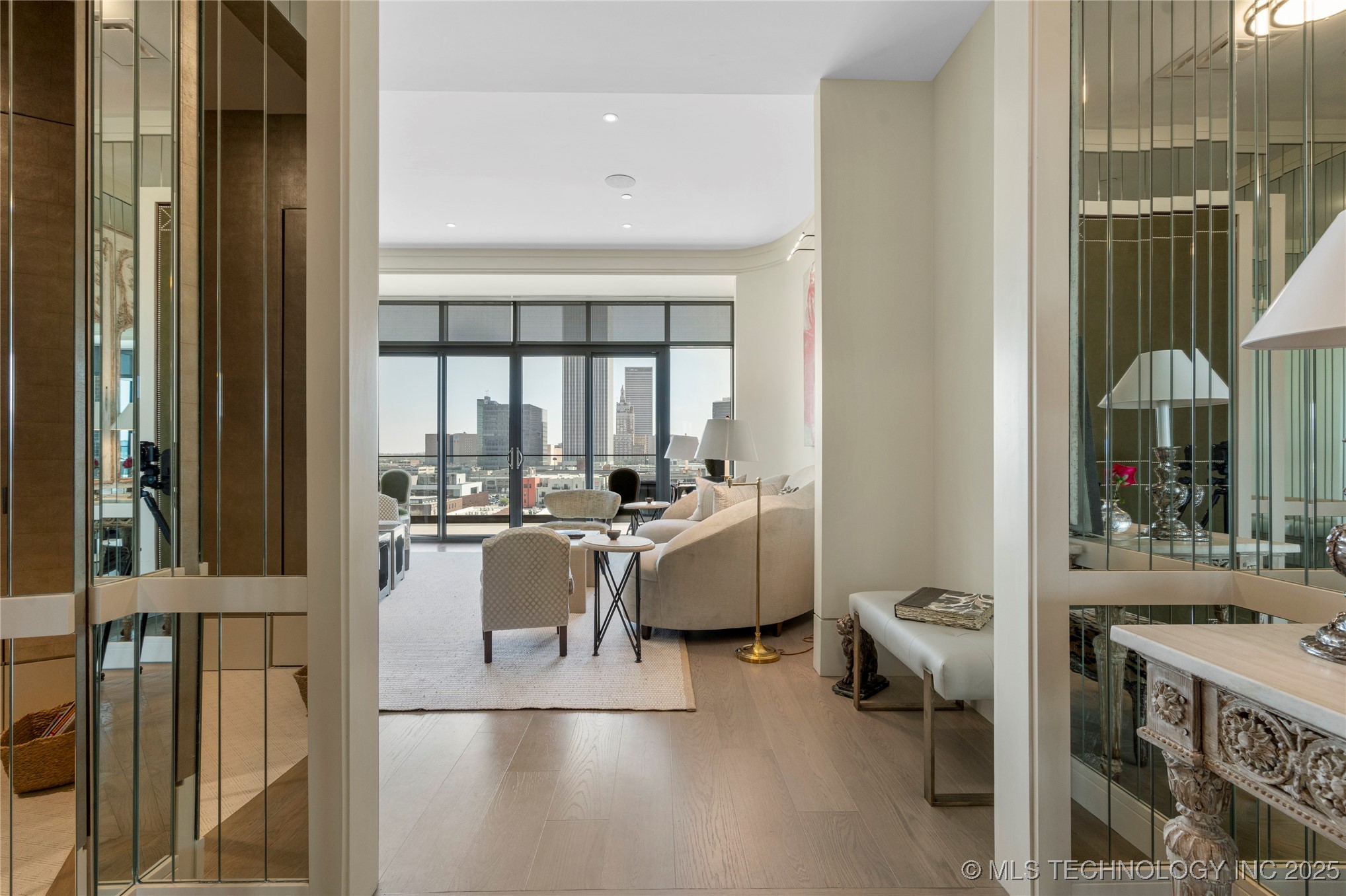 405 N Main Street 7e Property Photo 6