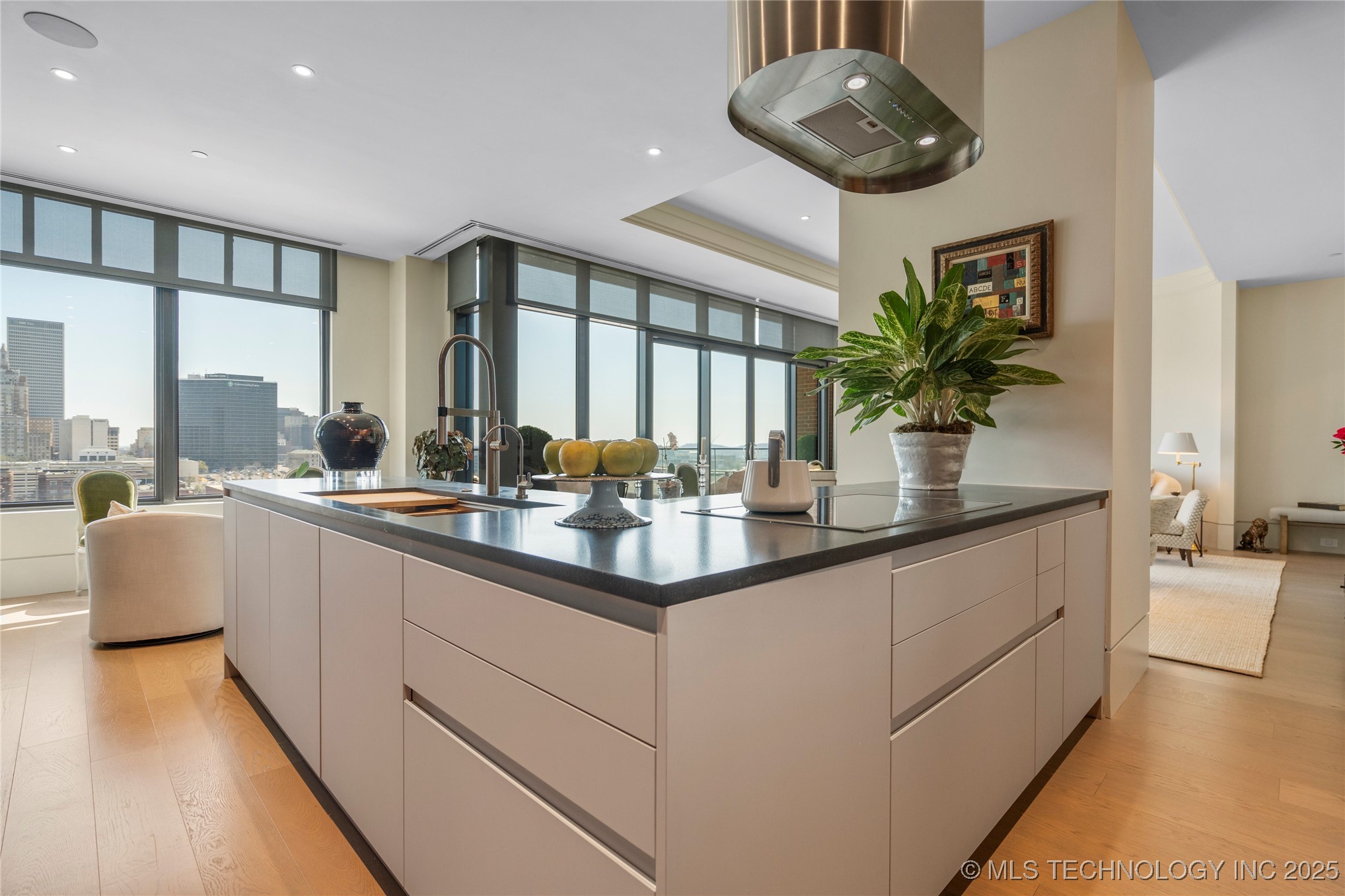 405 N Main Street 7e Property Photo 16