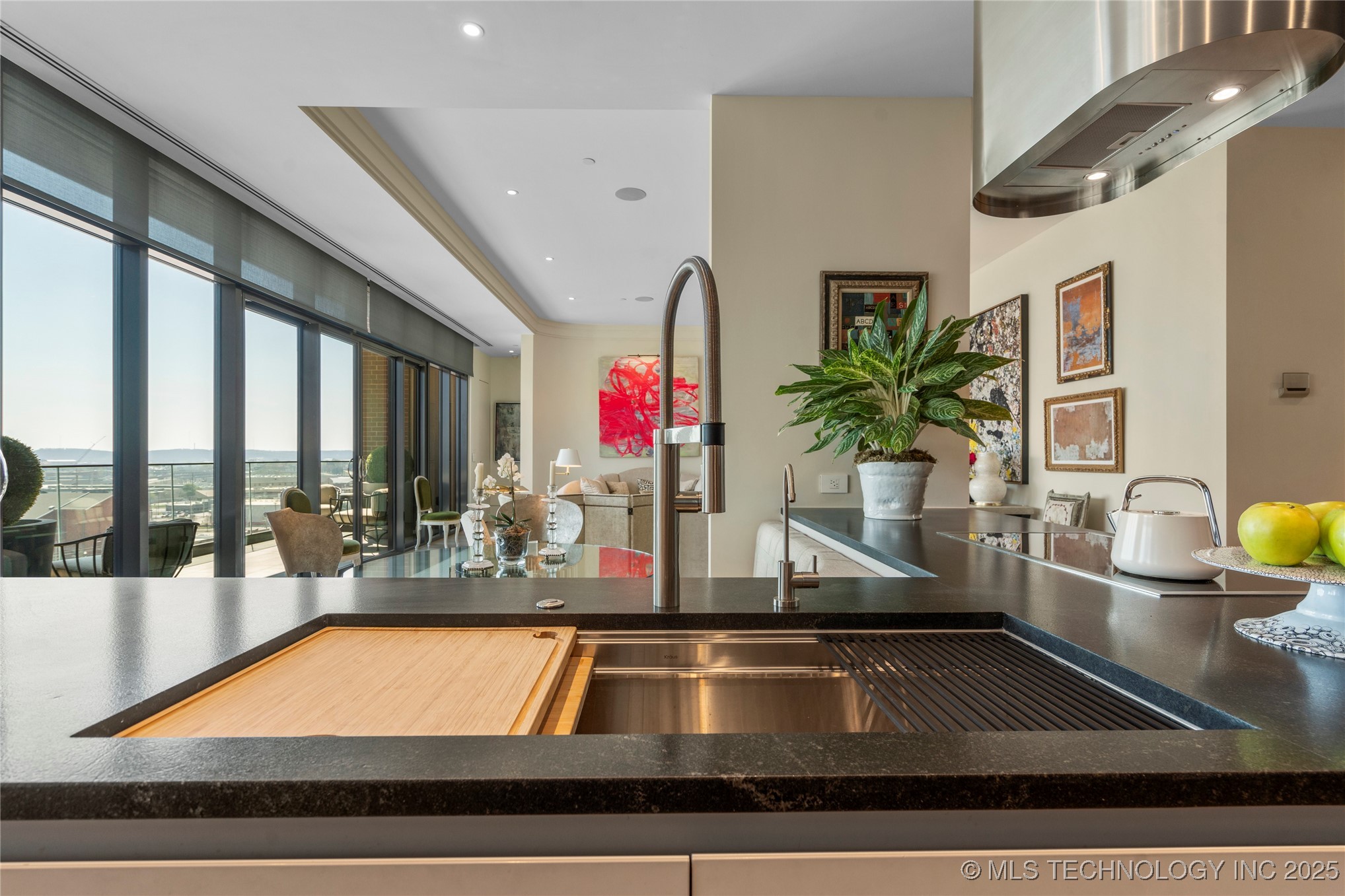 405 N Main Street 7e Property Photo 17