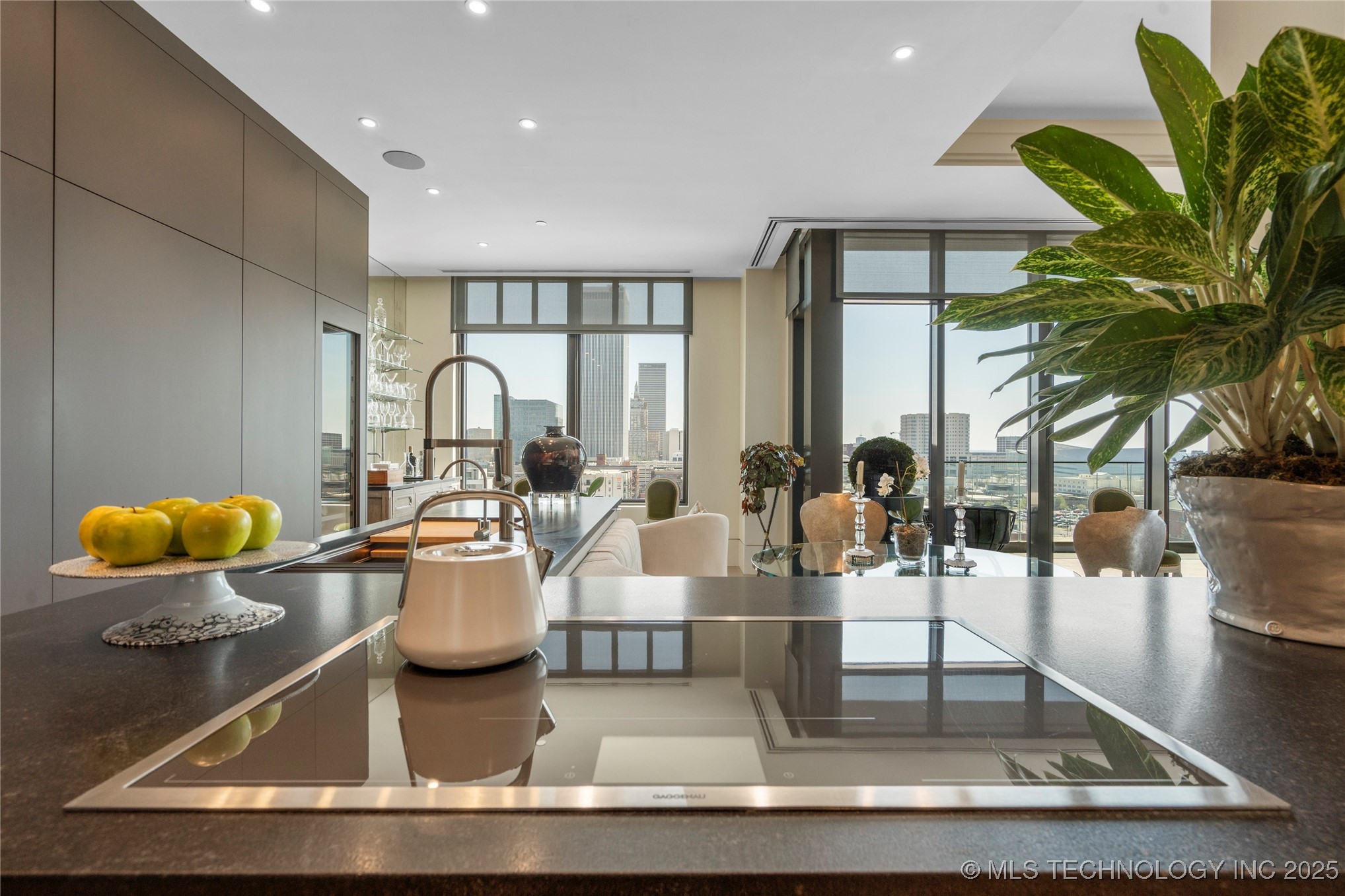 405 N Main Street 7e Property Photo 18