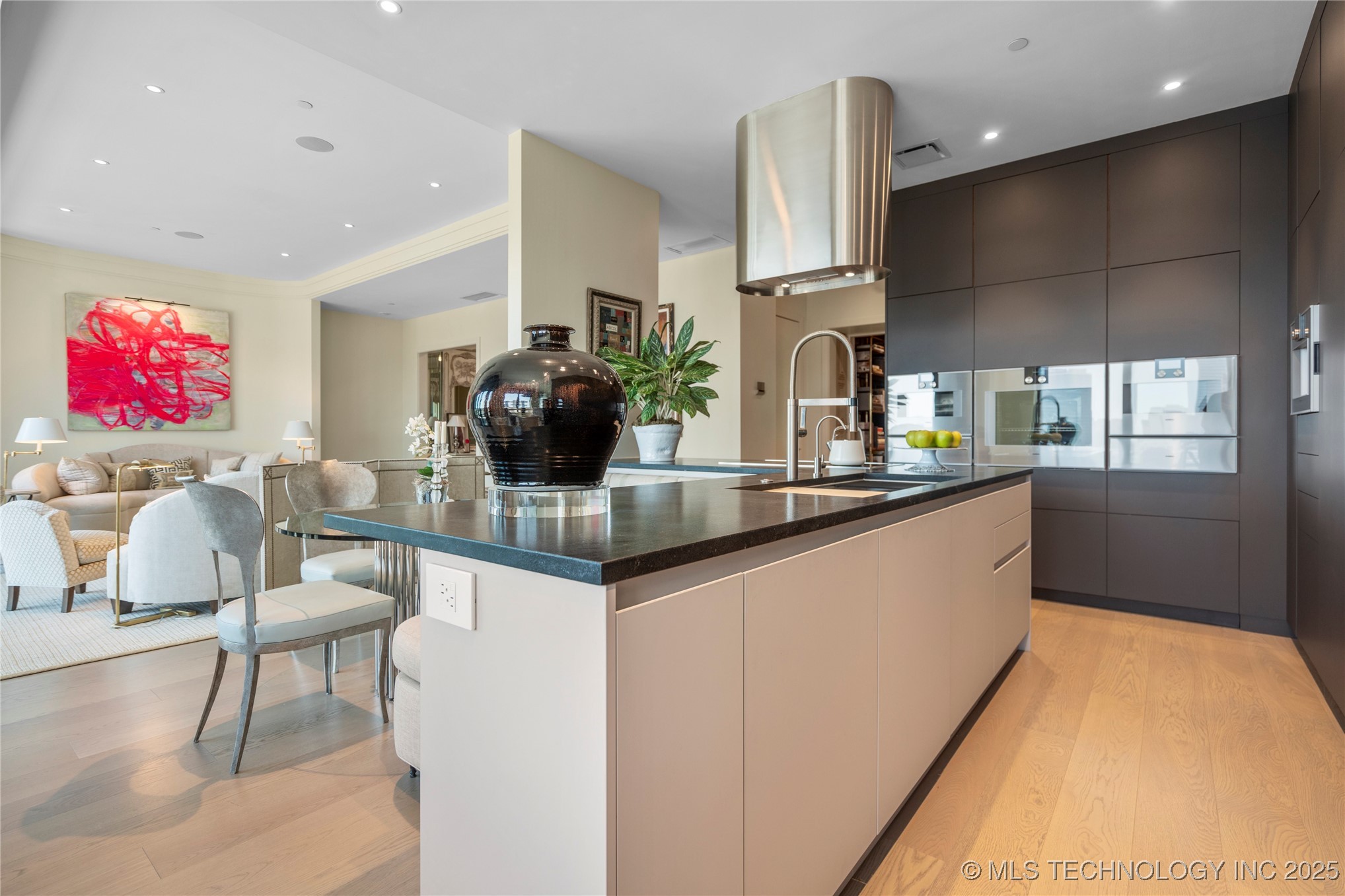 405 N Main Street 7e Property Photo 25