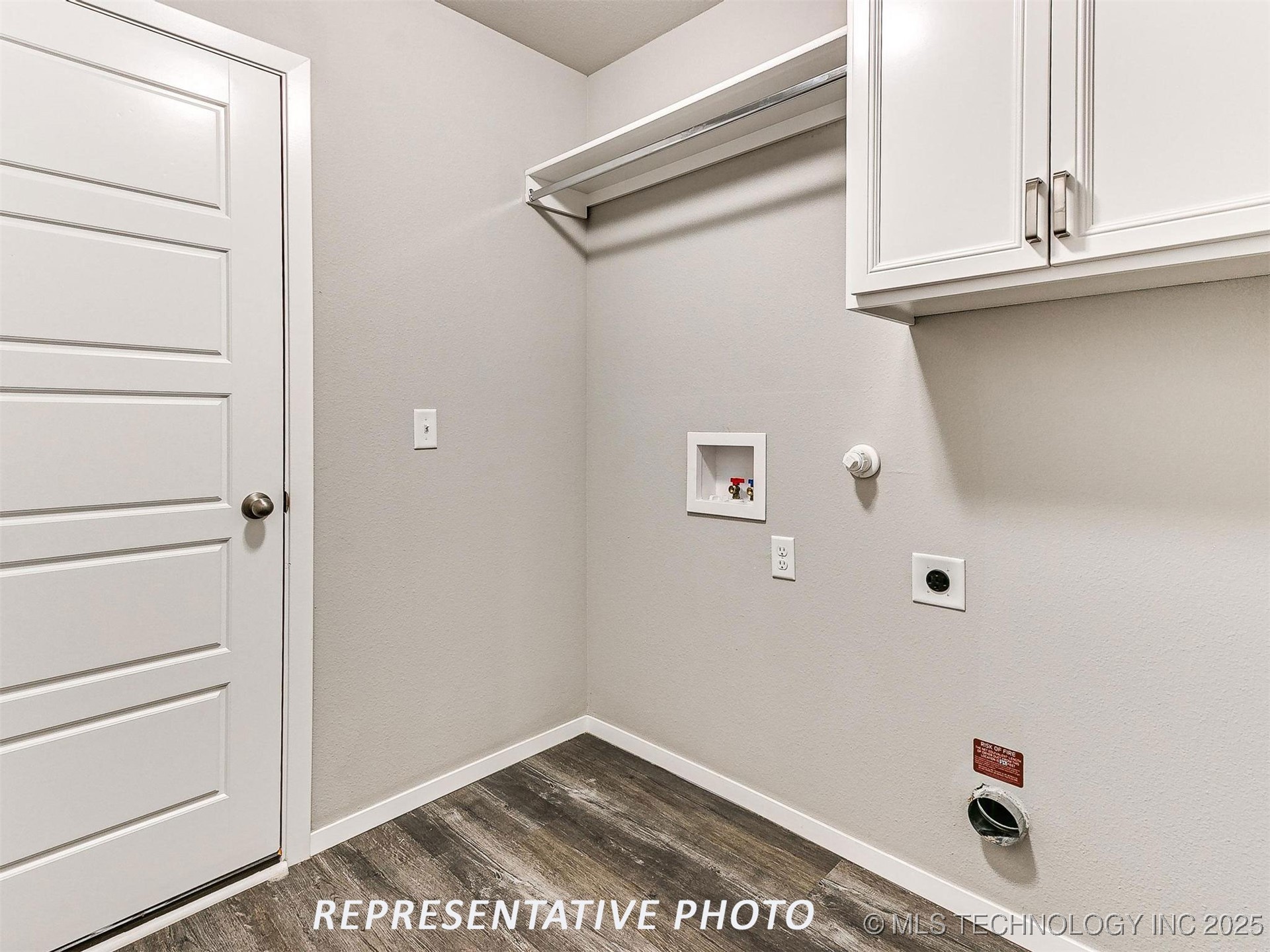 13159 S 72nd East Avenue Property Photo 7