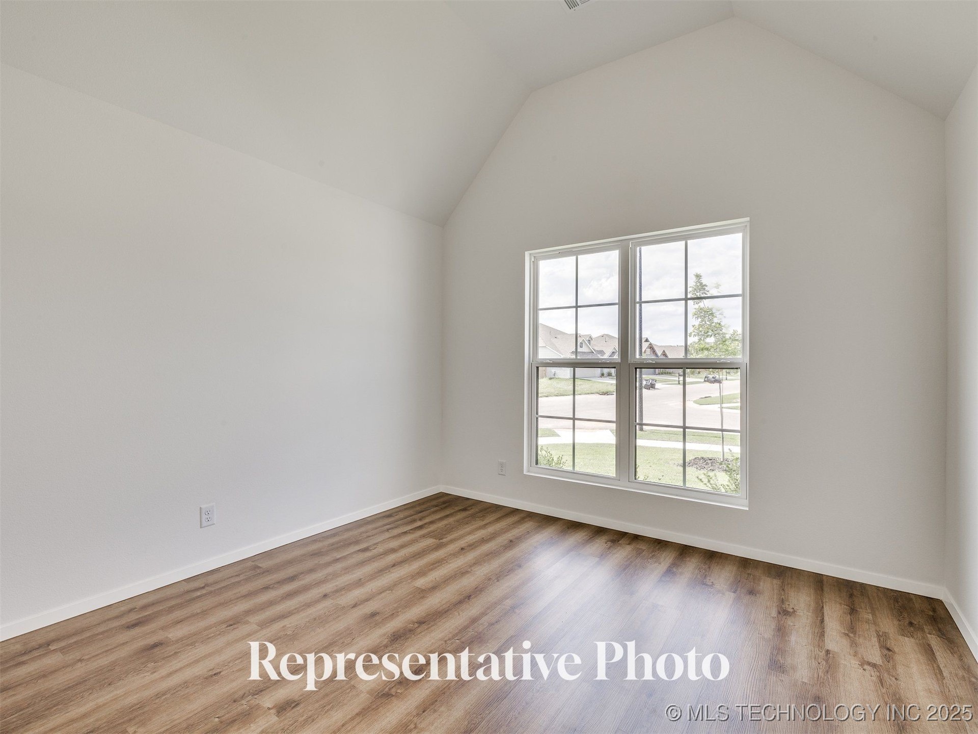 13202 S 72nd East Avenue Property Photo 4