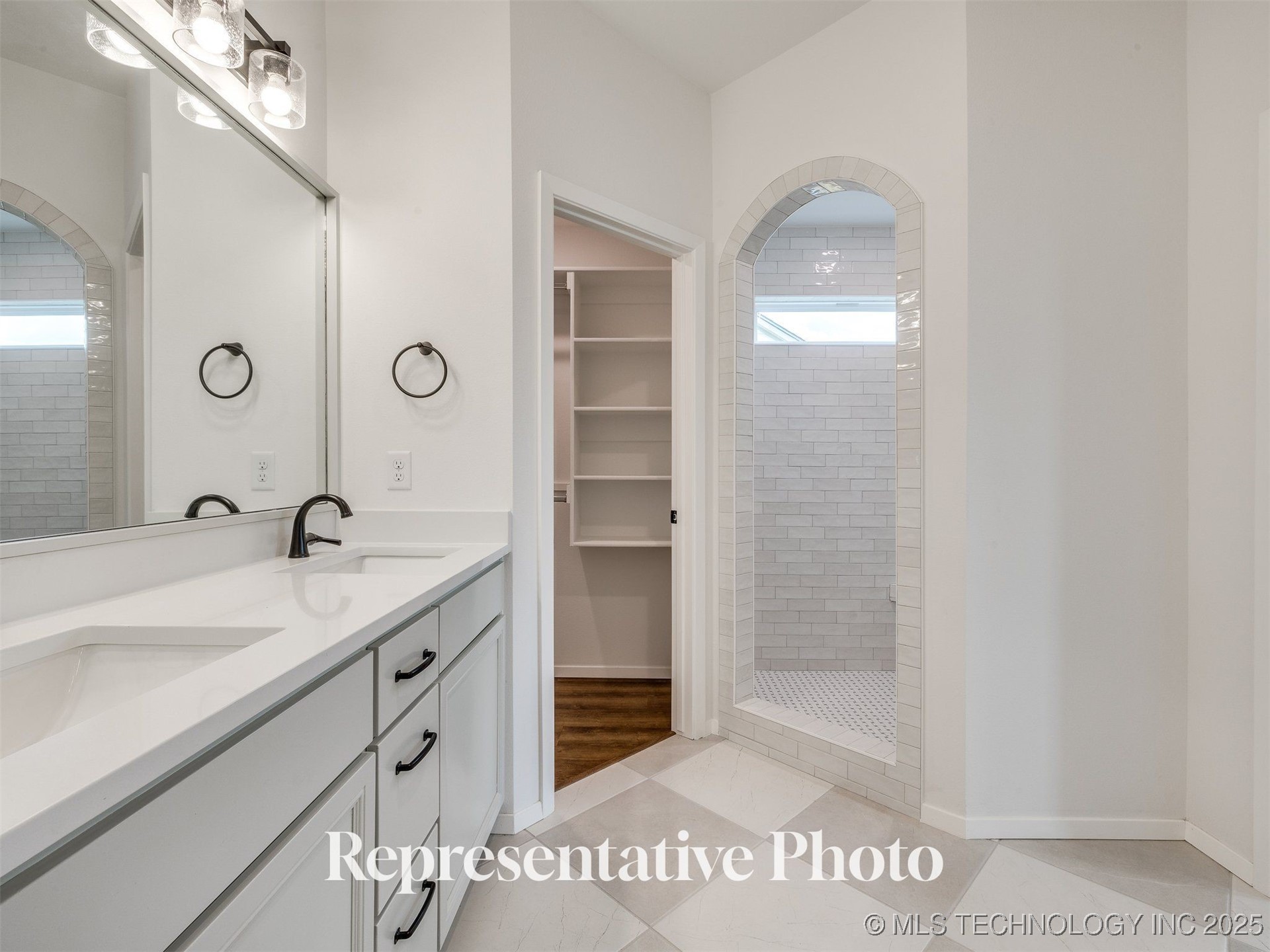 13202 S 72nd East Avenue Property Photo 17