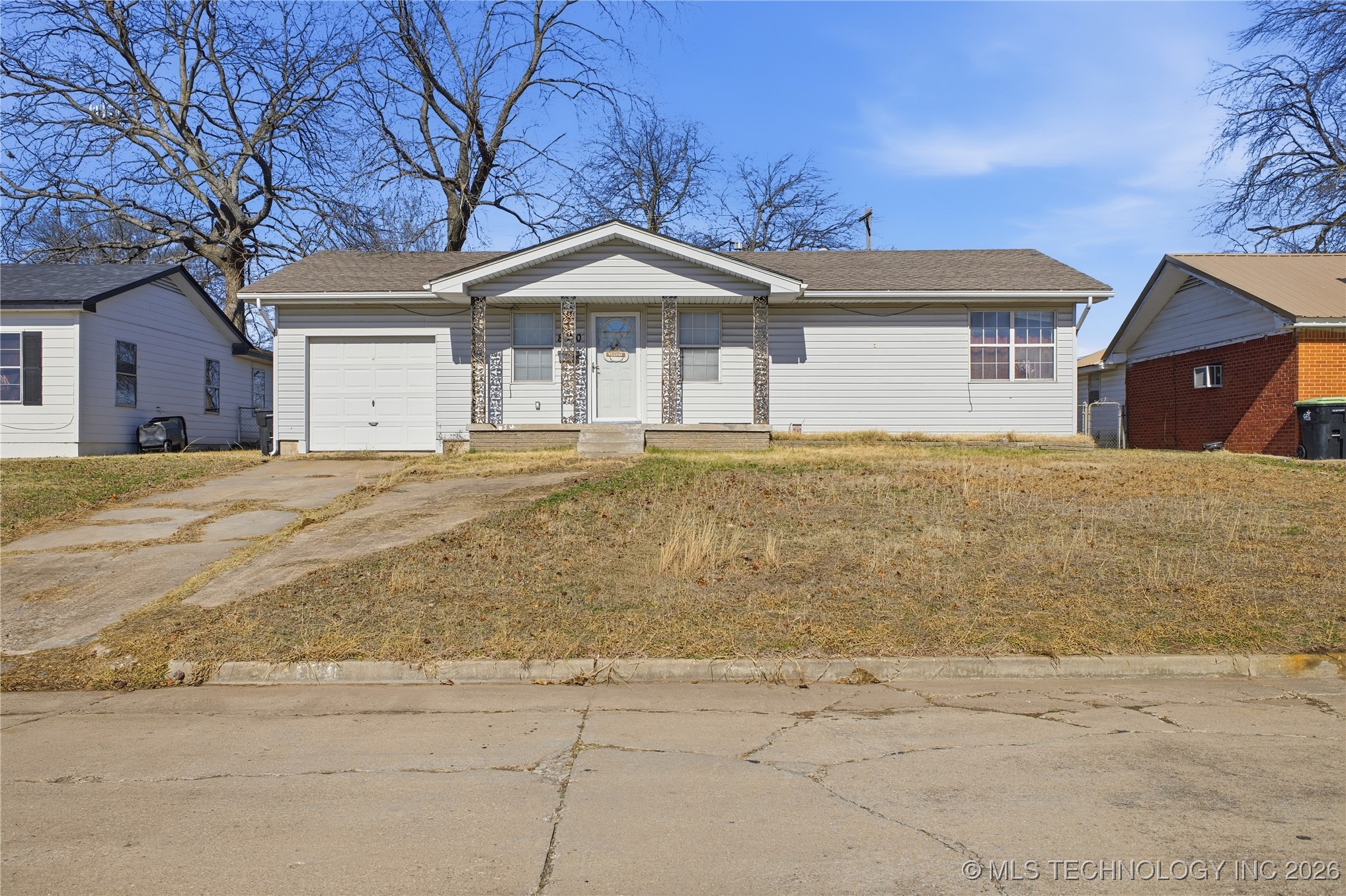 820 Charles Drive Property Photo 2