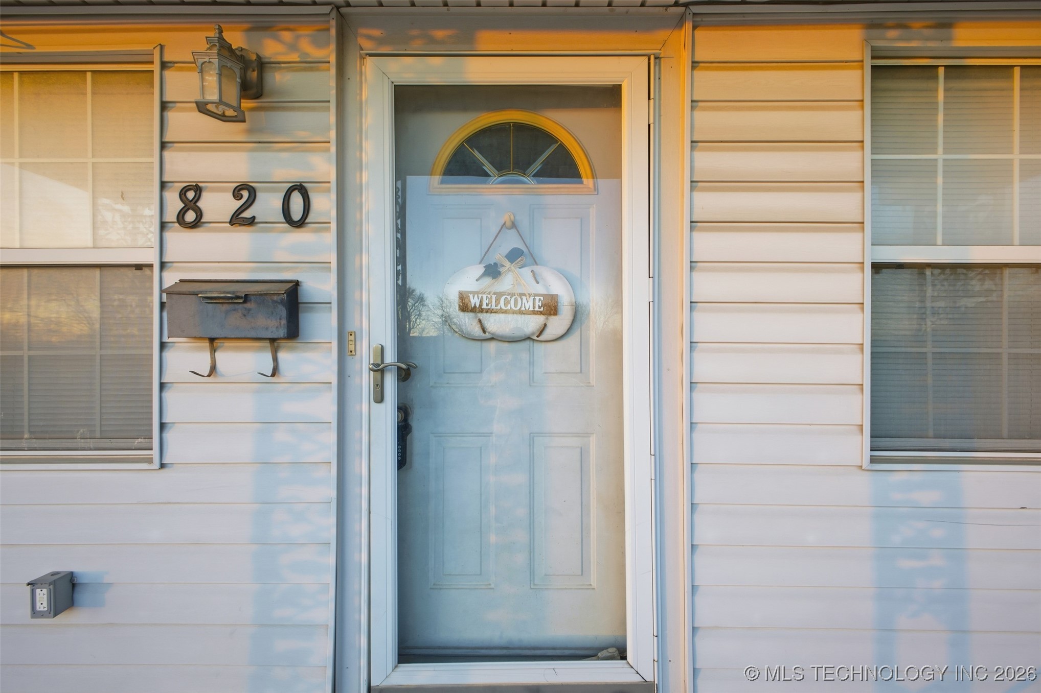 820 Charles Drive Property Photo 4