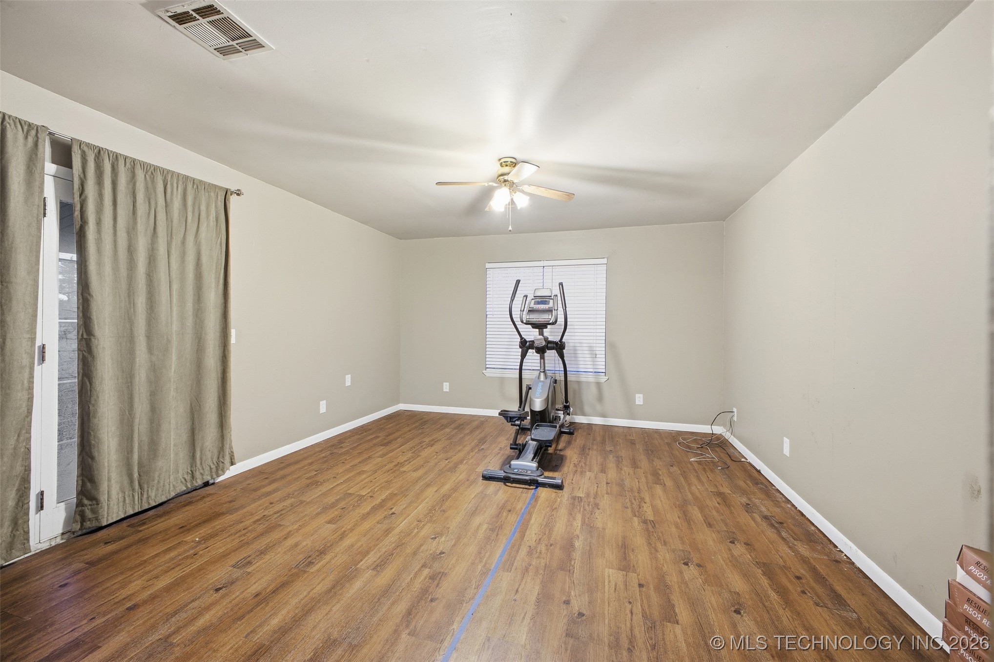 820 Charles Drive Property Photo 8