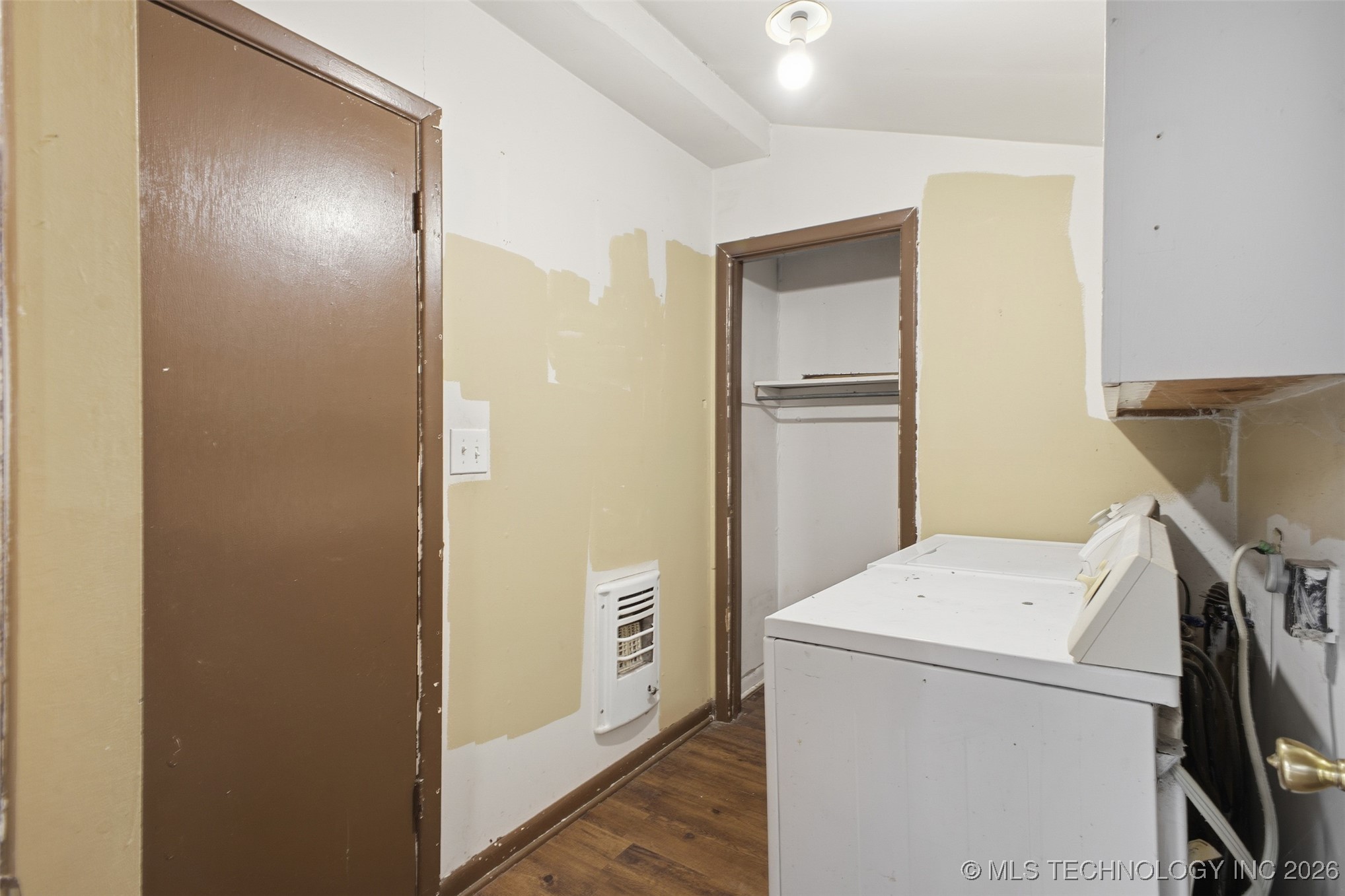 820 Charles Drive Property Photo 11