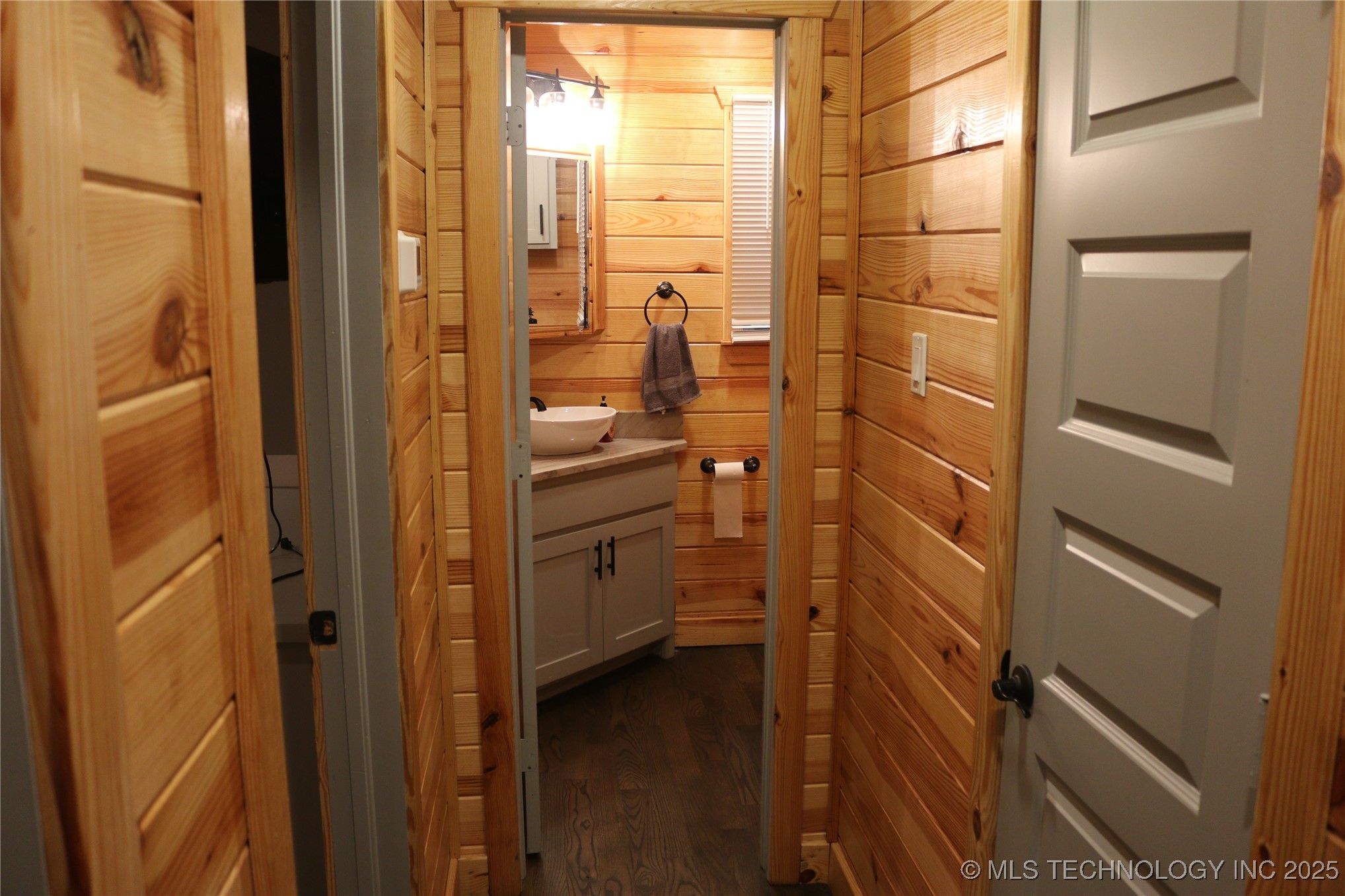 61216 Patterson Lane Property Photo 5