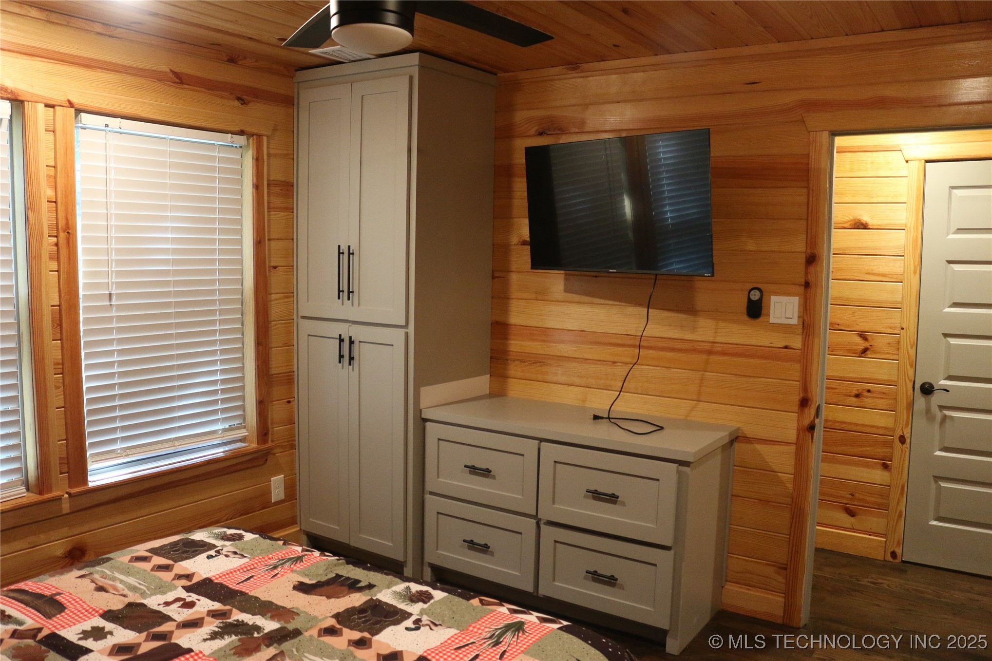 61216 Patterson Lane Property Photo 10