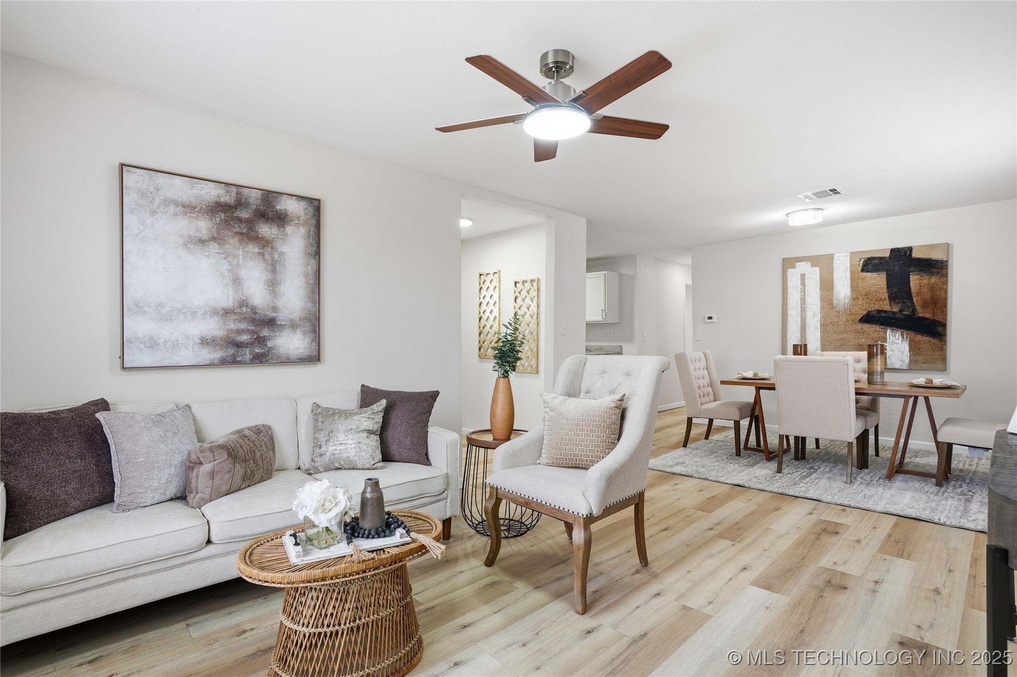 212 S Ash Street Property Photo 7