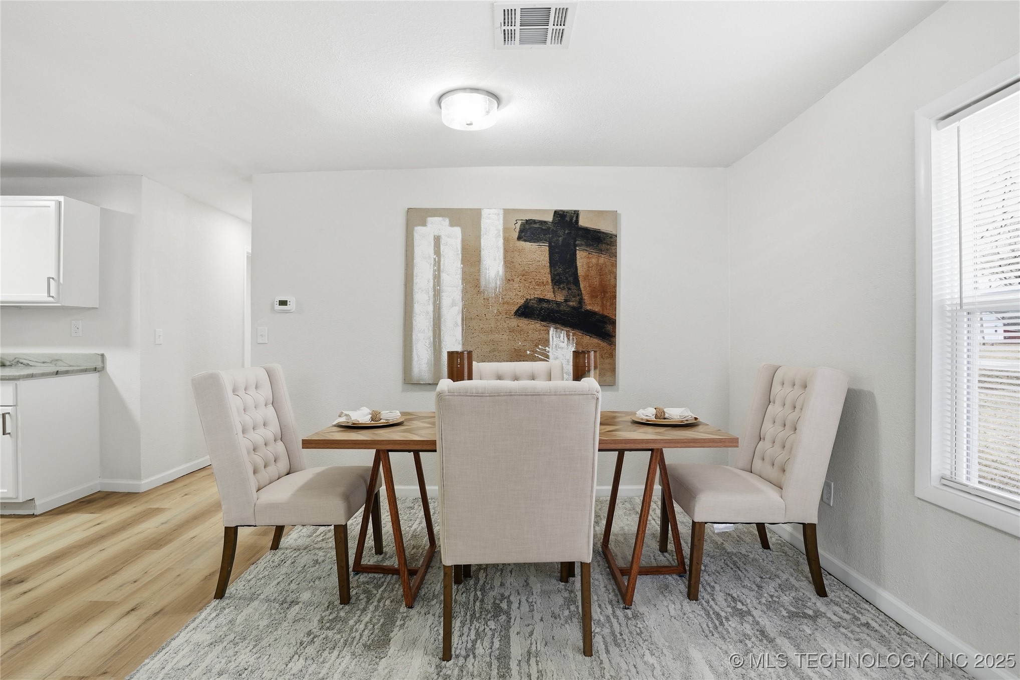 212 S Ash Street Property Photo 9