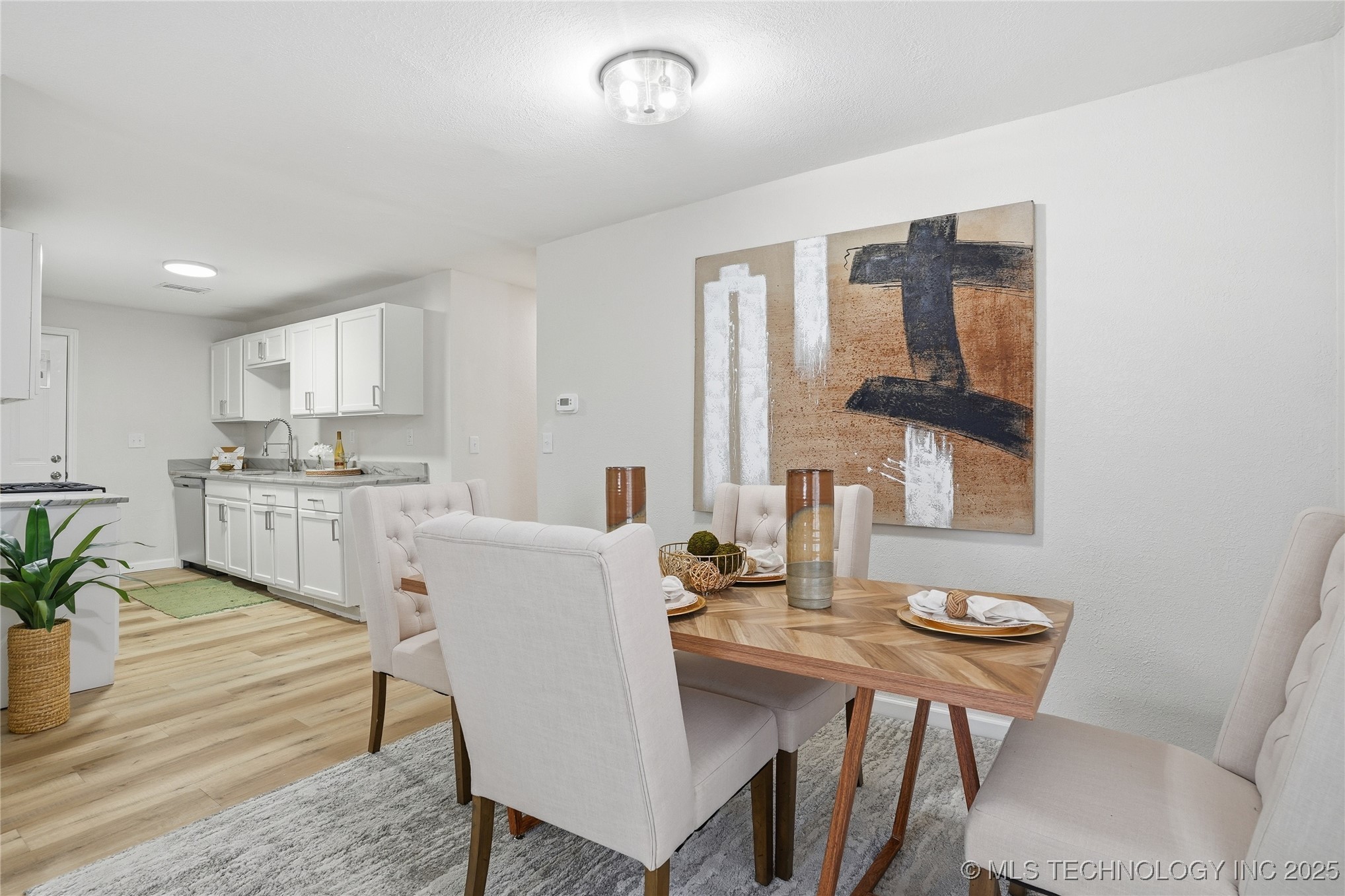 212 S Ash Street Property Photo 10