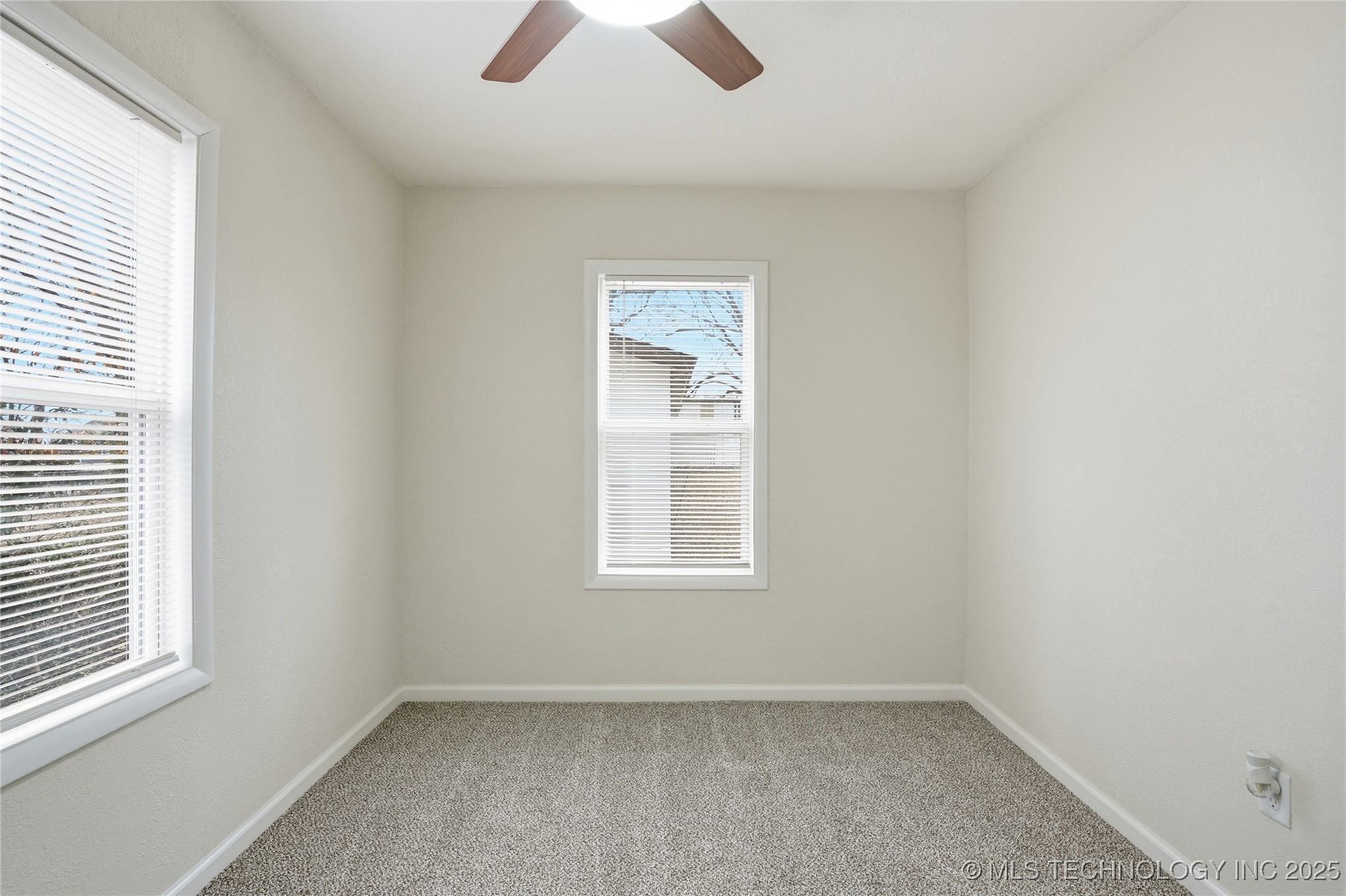 212 S Ash Street Property Photo 21