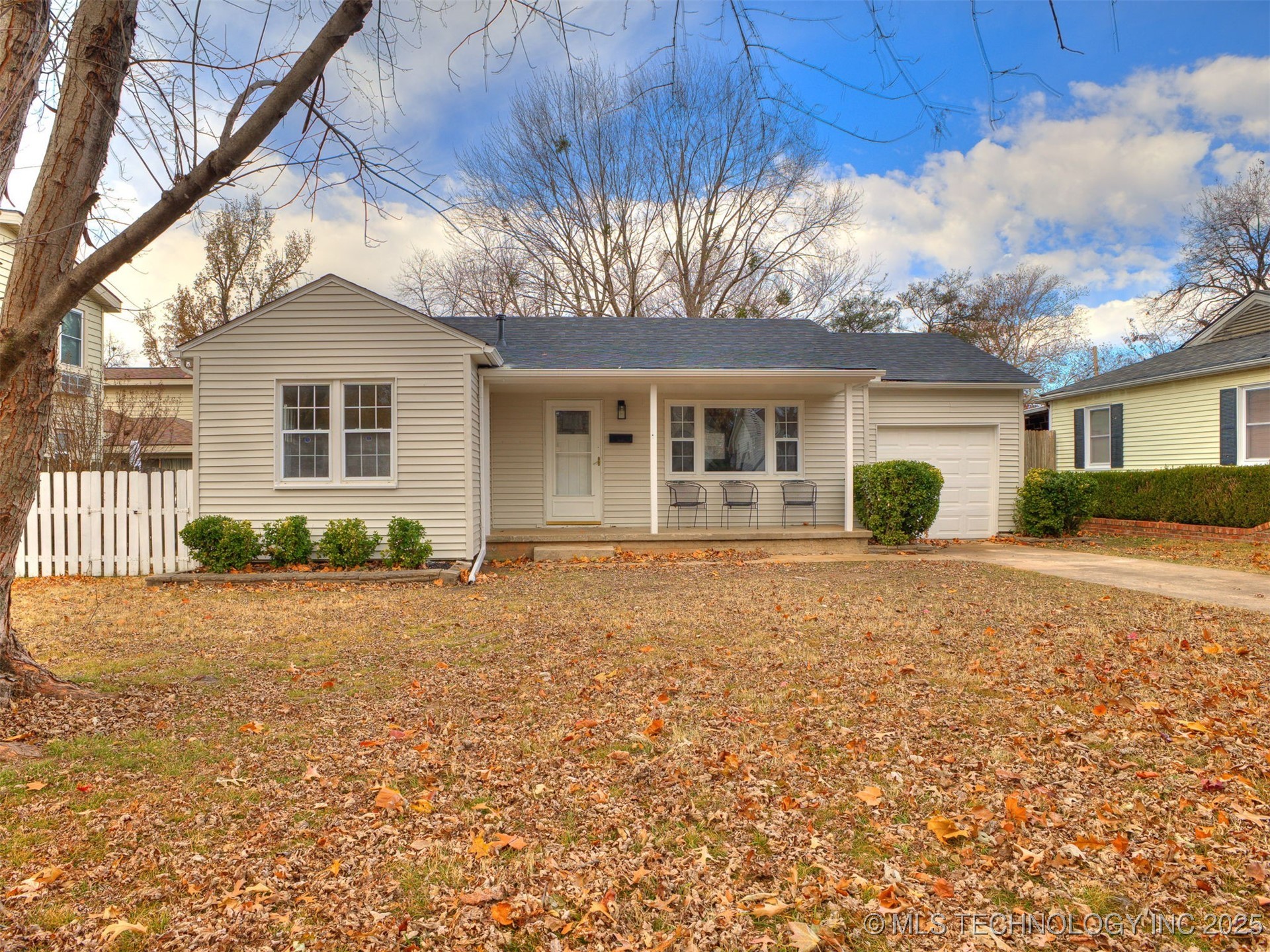 3242 S Marion Avenue Property Photo 1