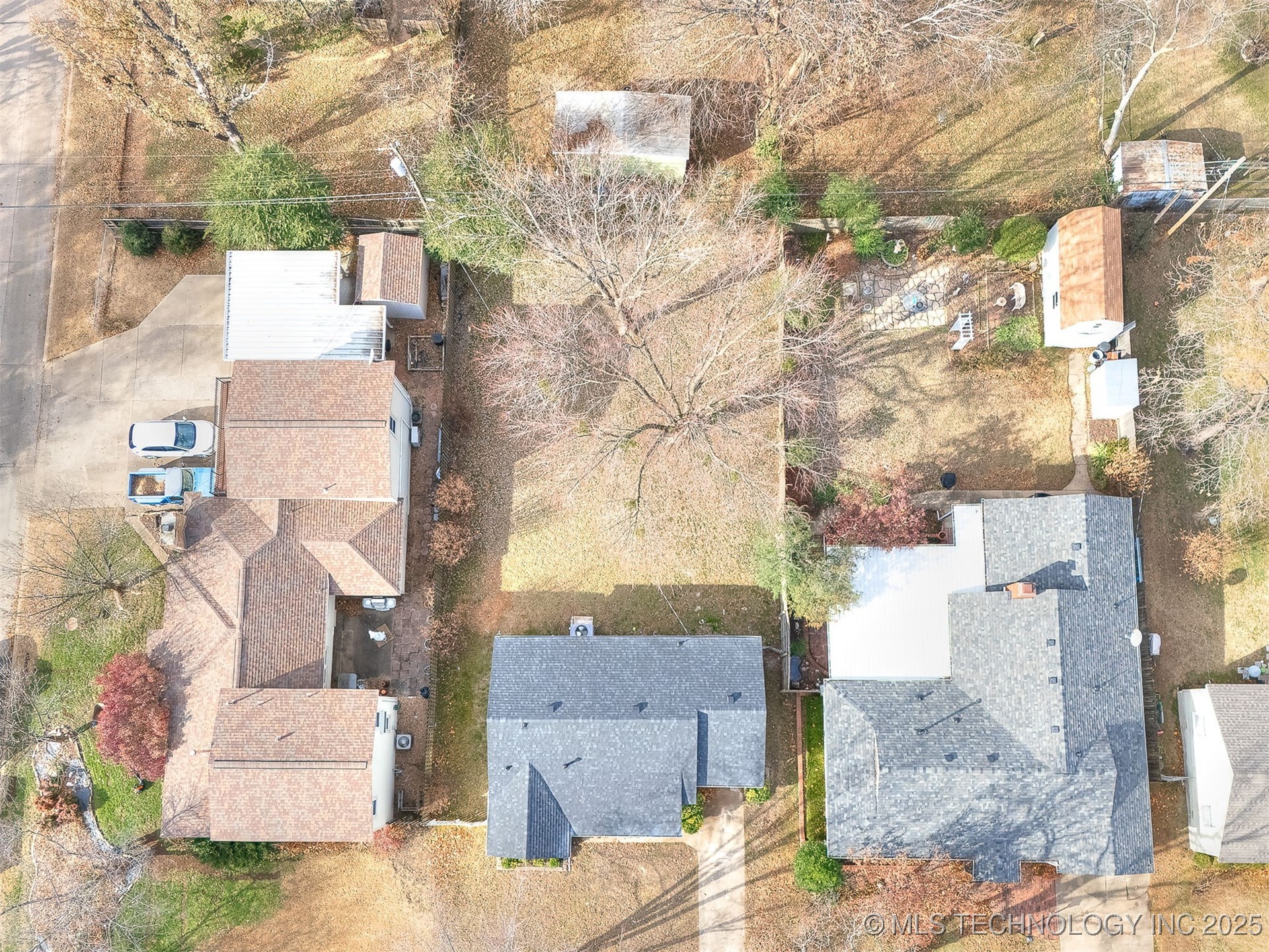 3242 S Marion Avenue Property Photo 5