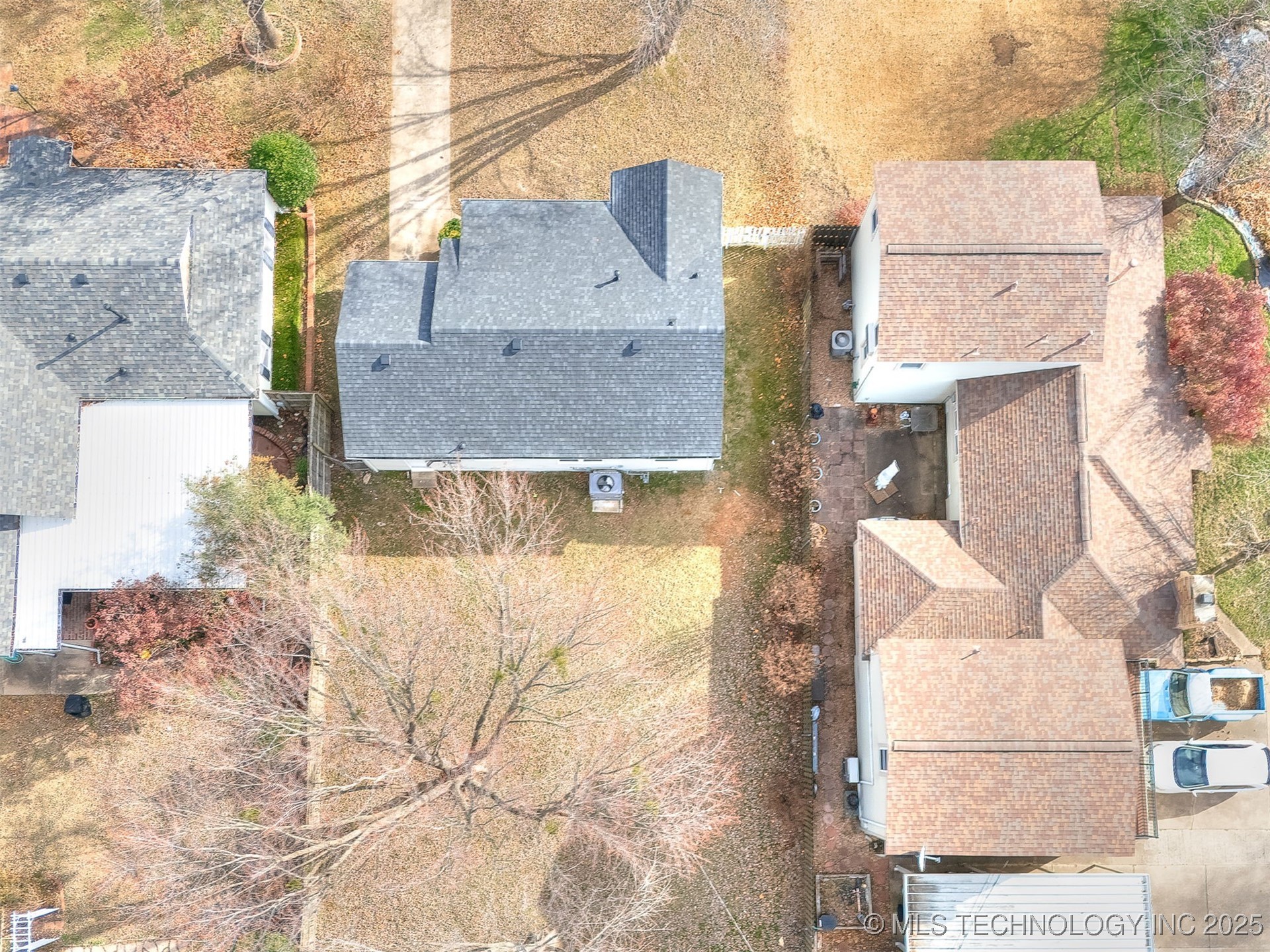 3242 S Marion Avenue Property Photo 6