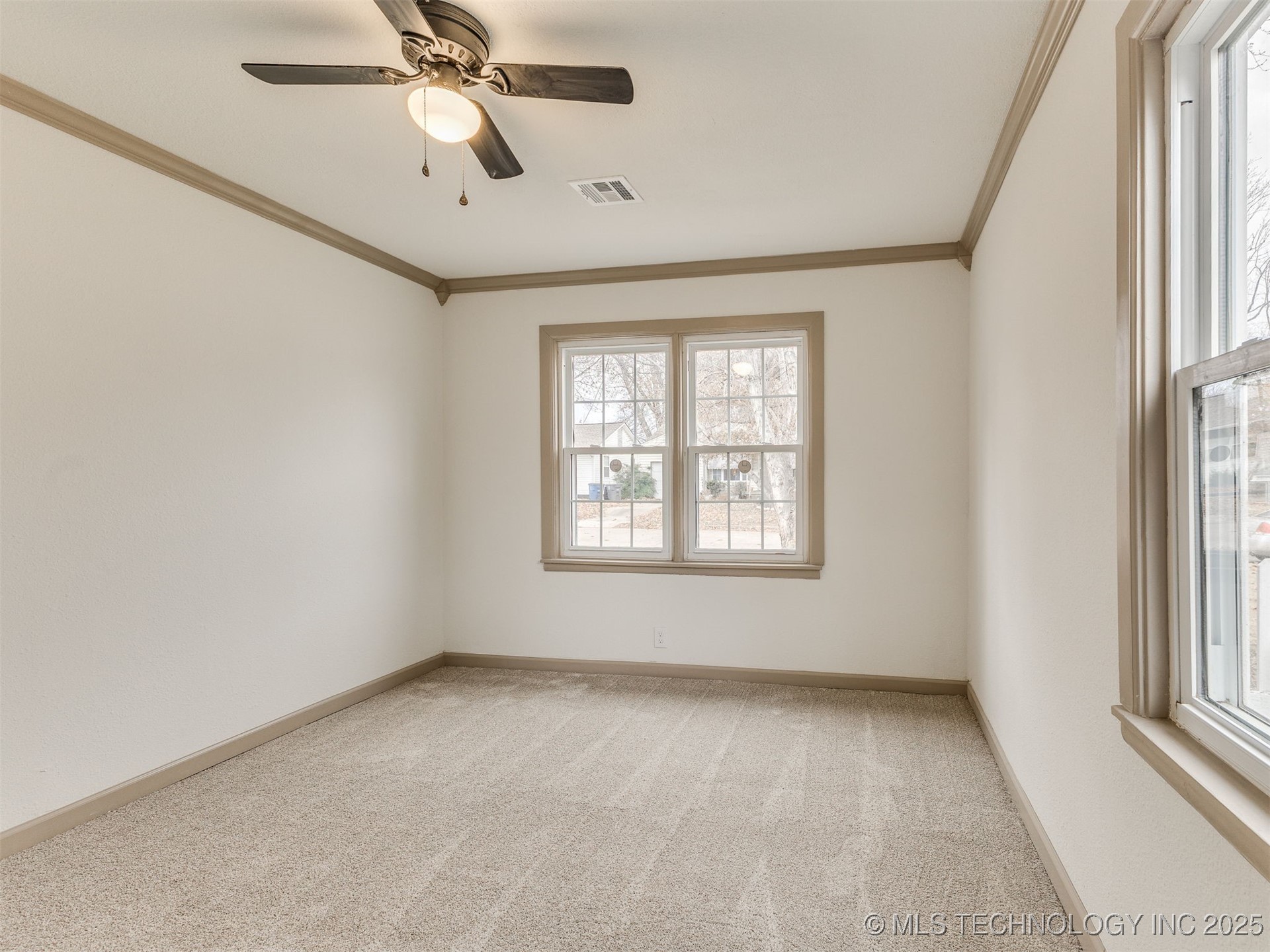 3242 S Marion Avenue Property Photo 18