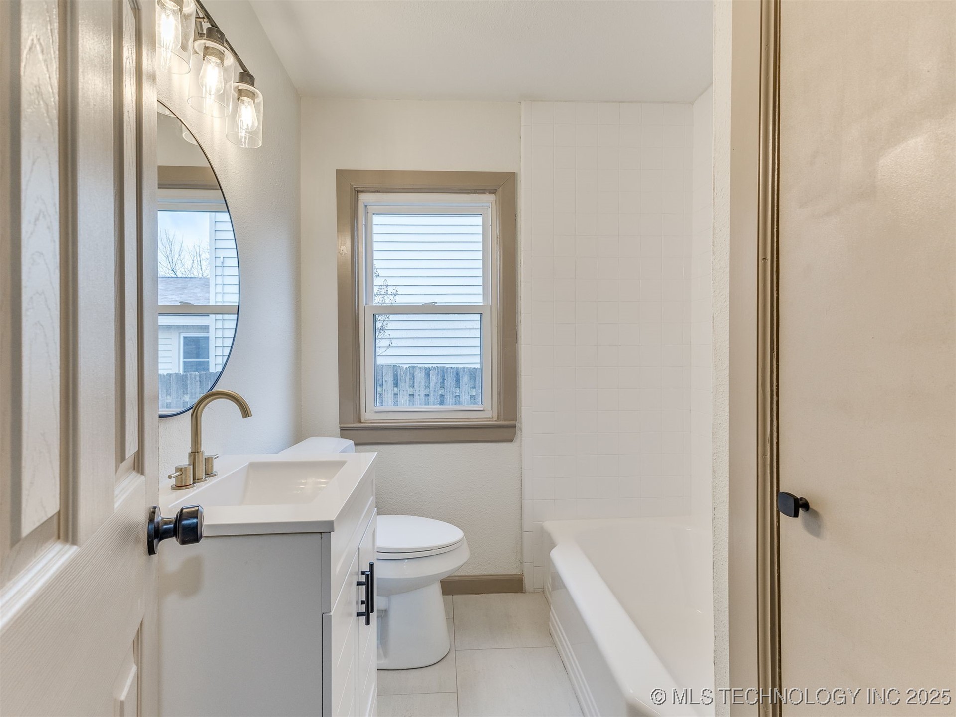 3242 S Marion Avenue Property Photo 19