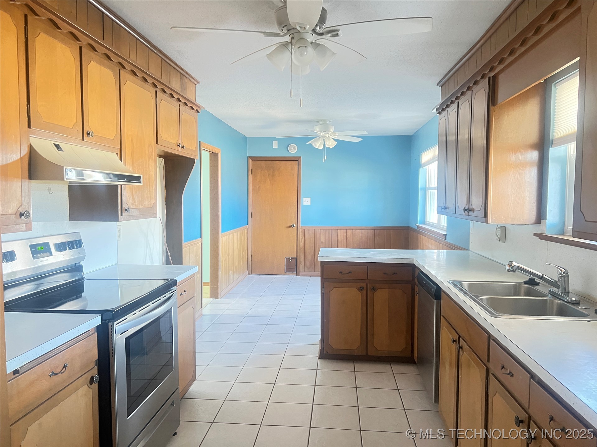 2625 Georgia Property Photo 4