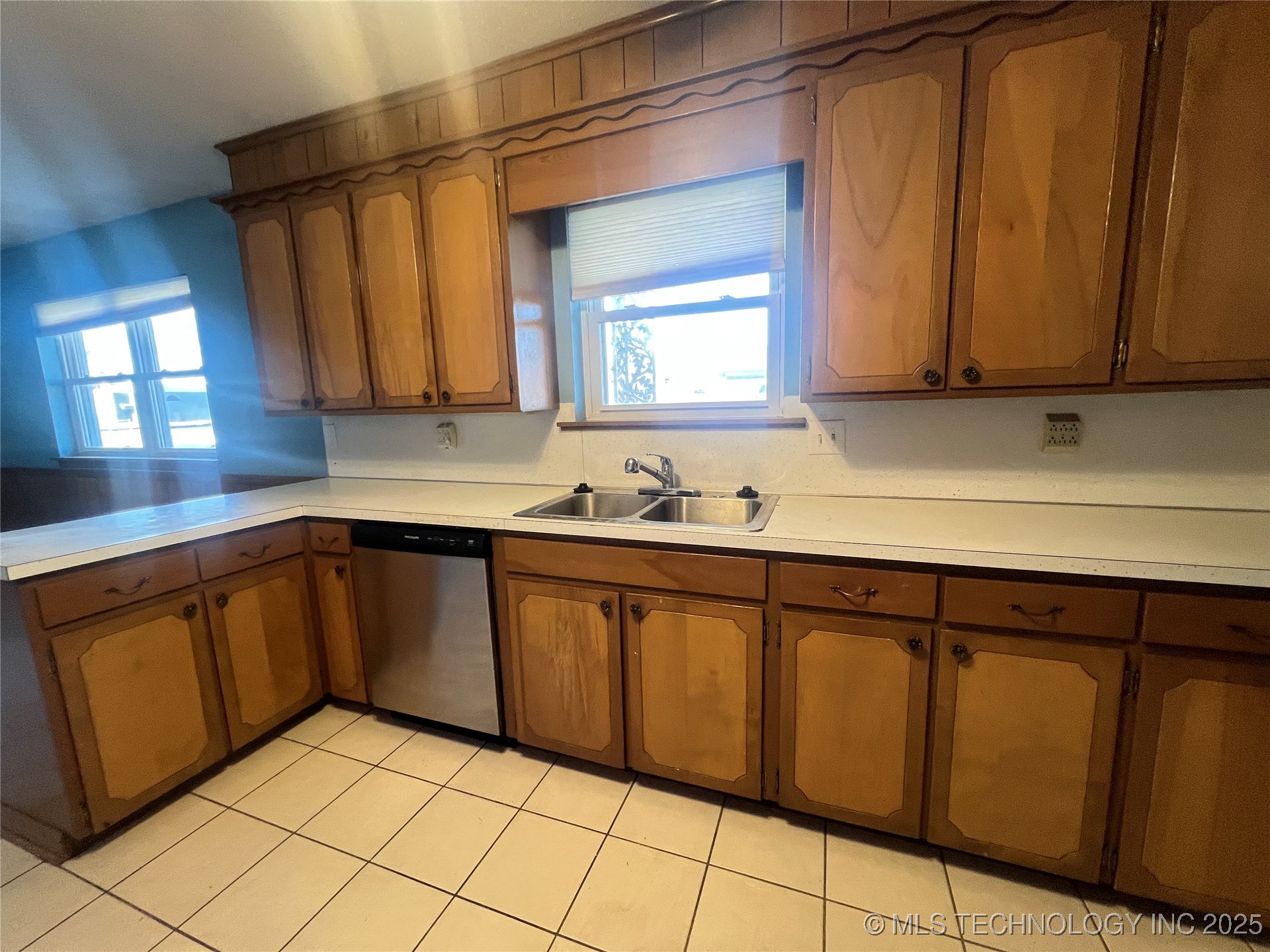 2625 Georgia Property Photo 6