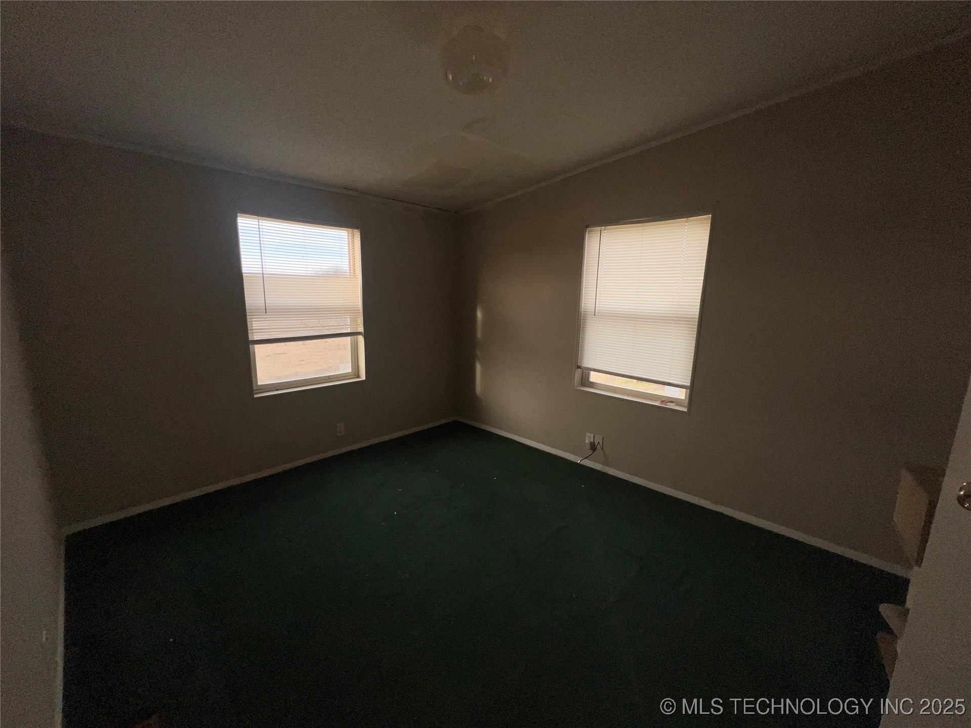 2550709 Property Photo 5