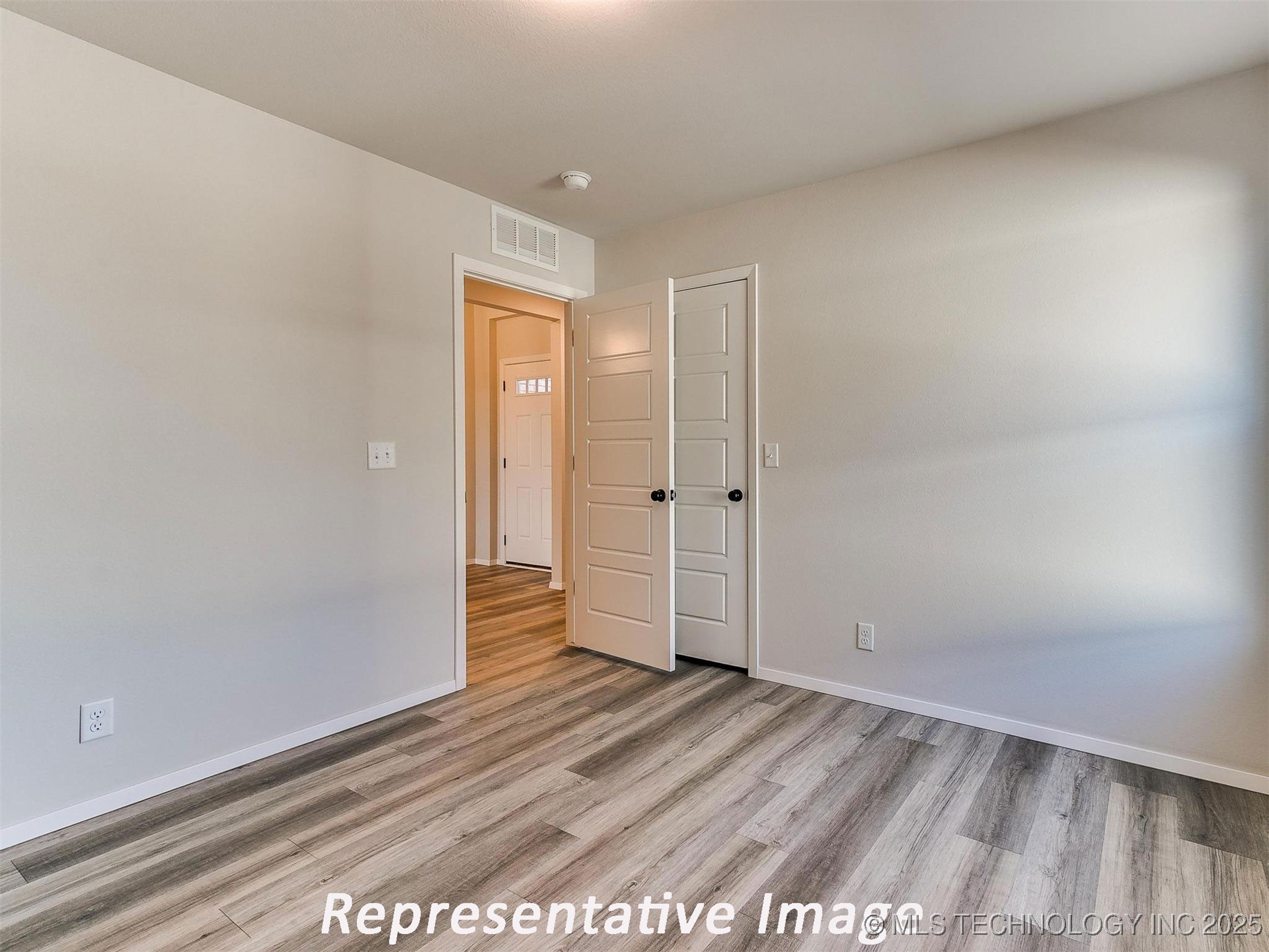 3442 E 153rd Street S Property Photo 7