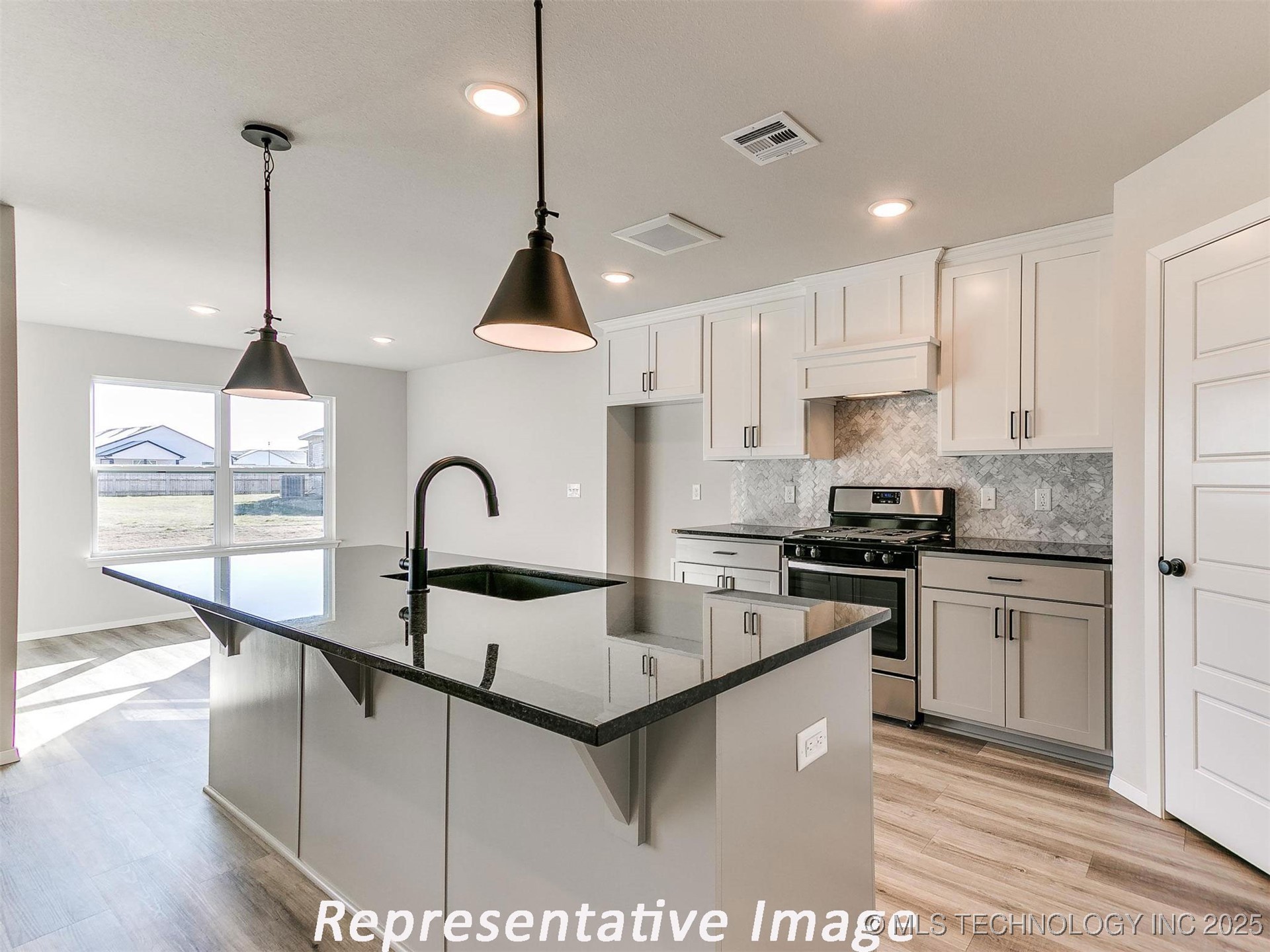 3442 E 153rd Street S Property Photo 11