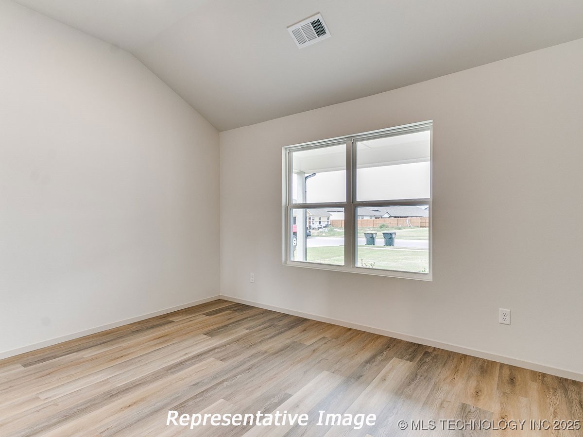 3421 E 153rd Street S Property Photo 6