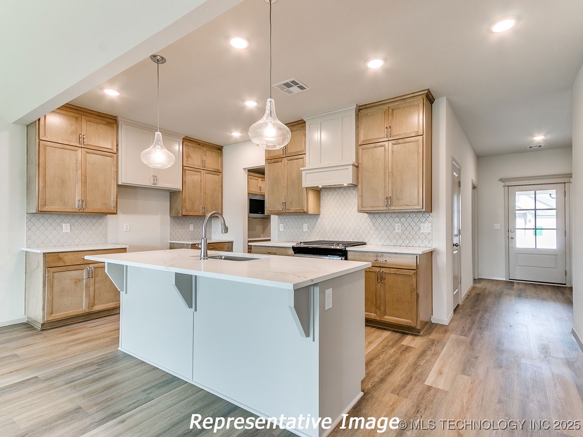 3421 E 153rd Street S Property Photo 10