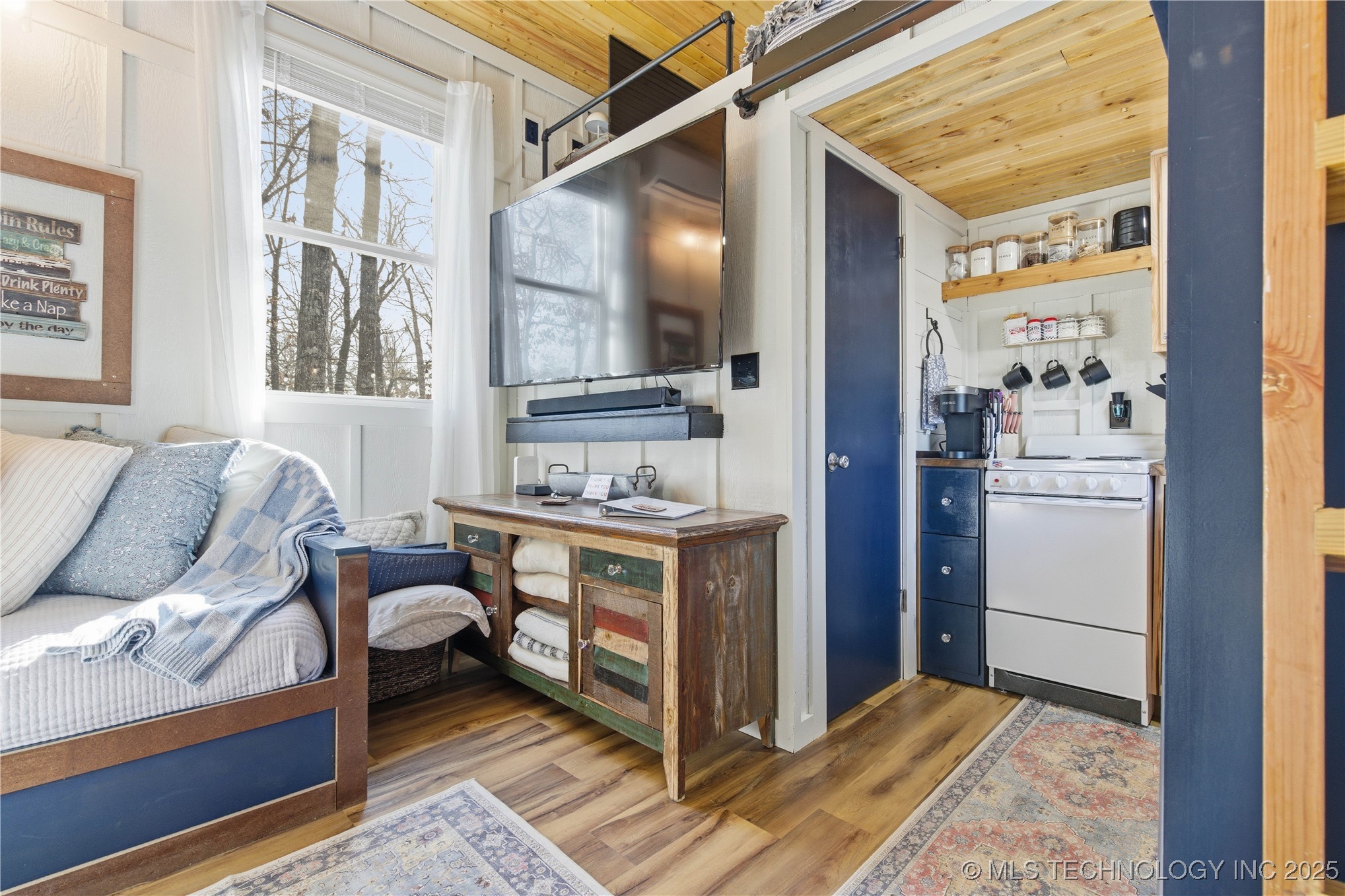 29300 State Highway 82 99/101 Property Photo 11