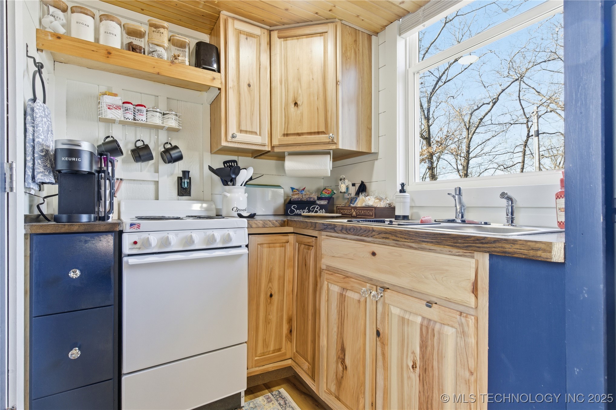 29300 State Highway 82 99/101 Property Photo 12