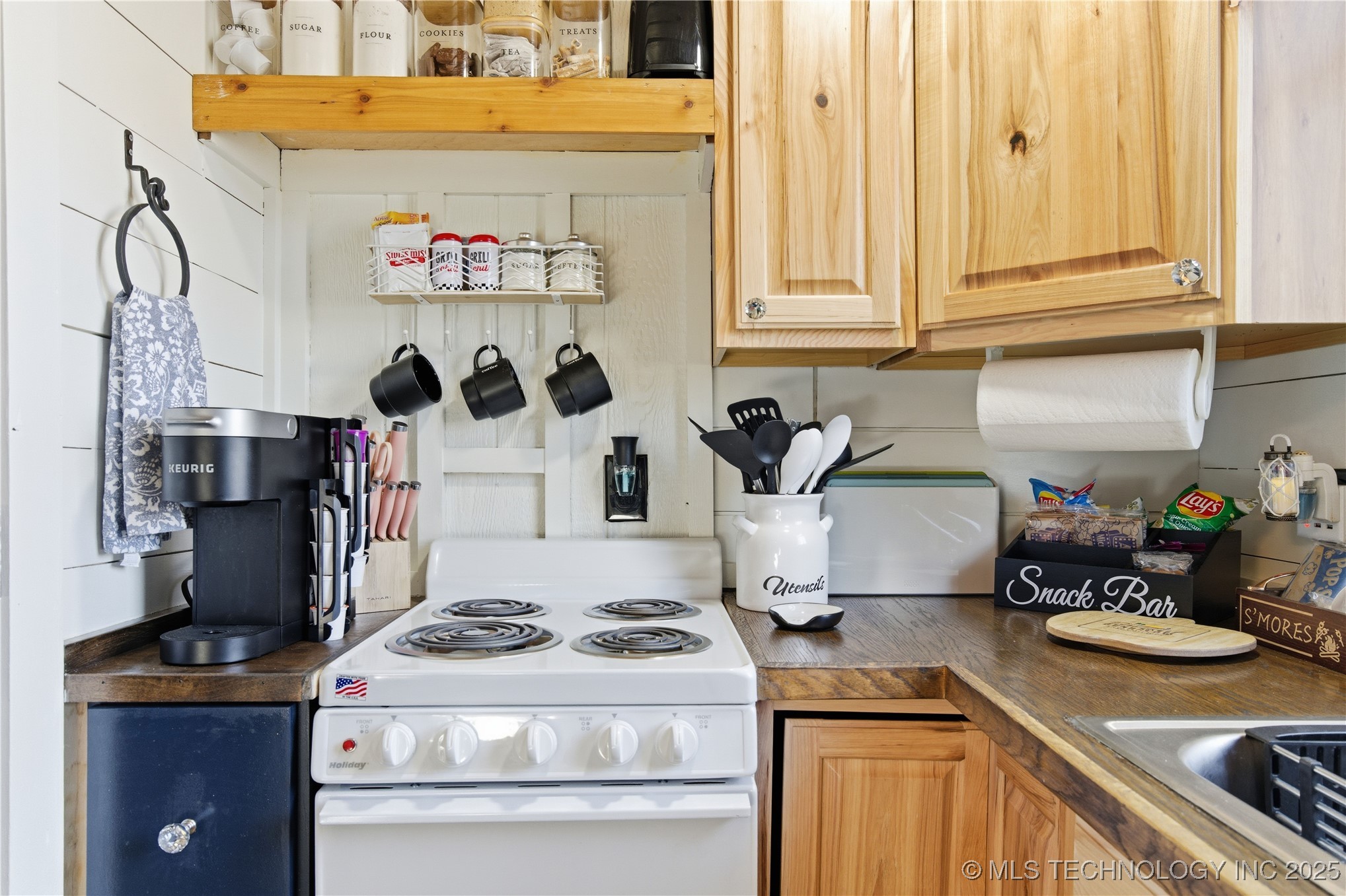 29300 State Highway 82 99/101 Property Photo 13